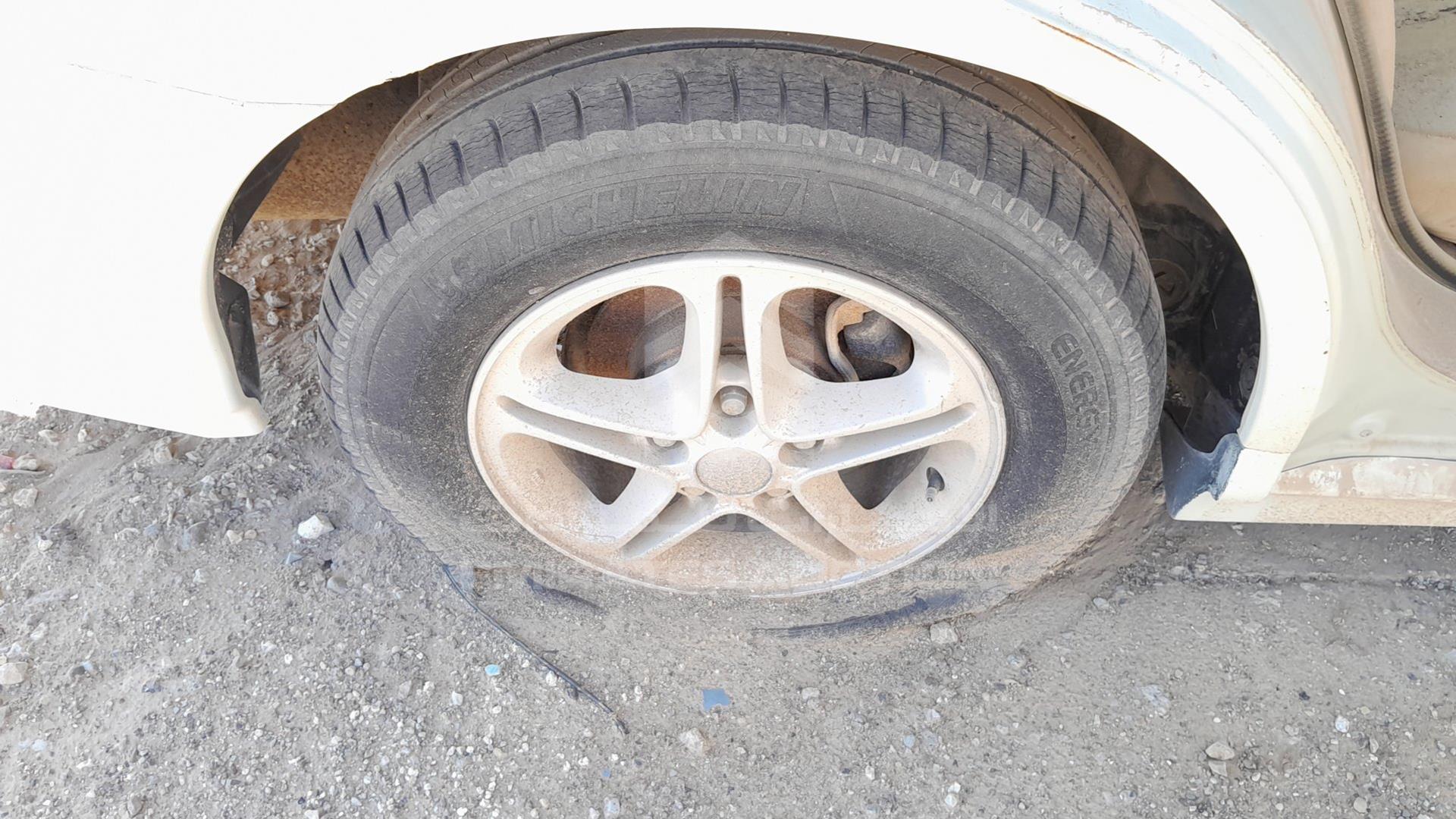 2002 MITSUBISHI MAGNA VIN: 6MMBP47P72T004469