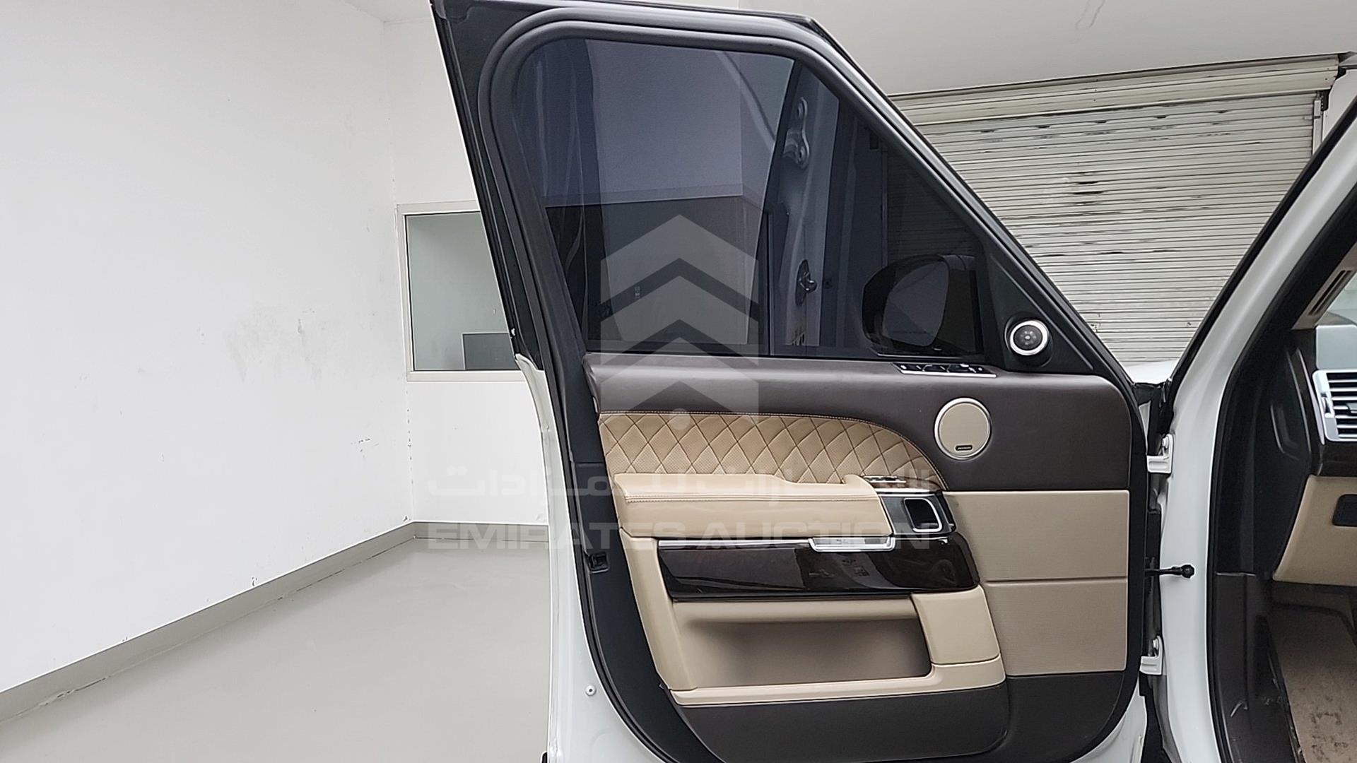 2014 RANGE ROVER VOGUE VIN: SALGA2EF8EA137587