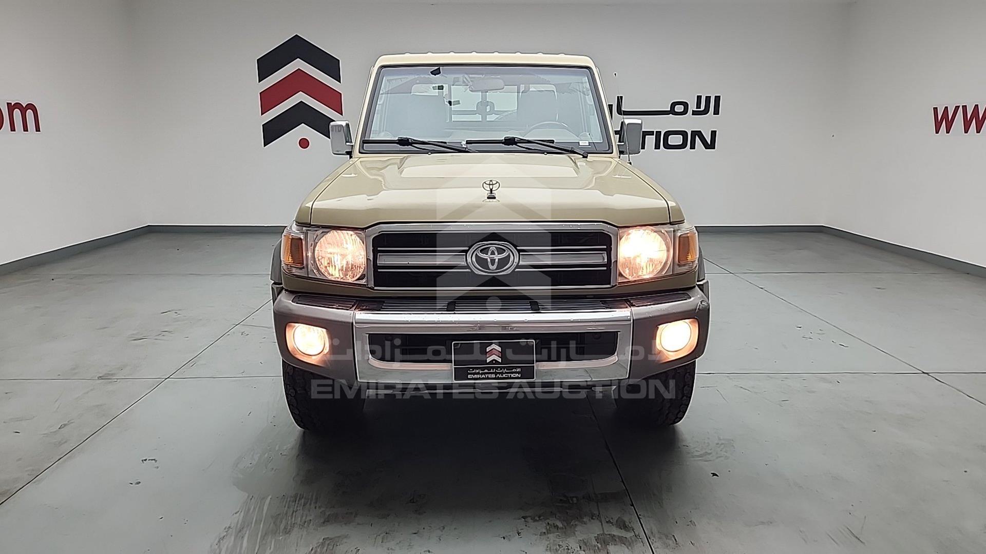 2015 TOYOTA LAND CRUISER VIN: JTFLU73J0F7004670