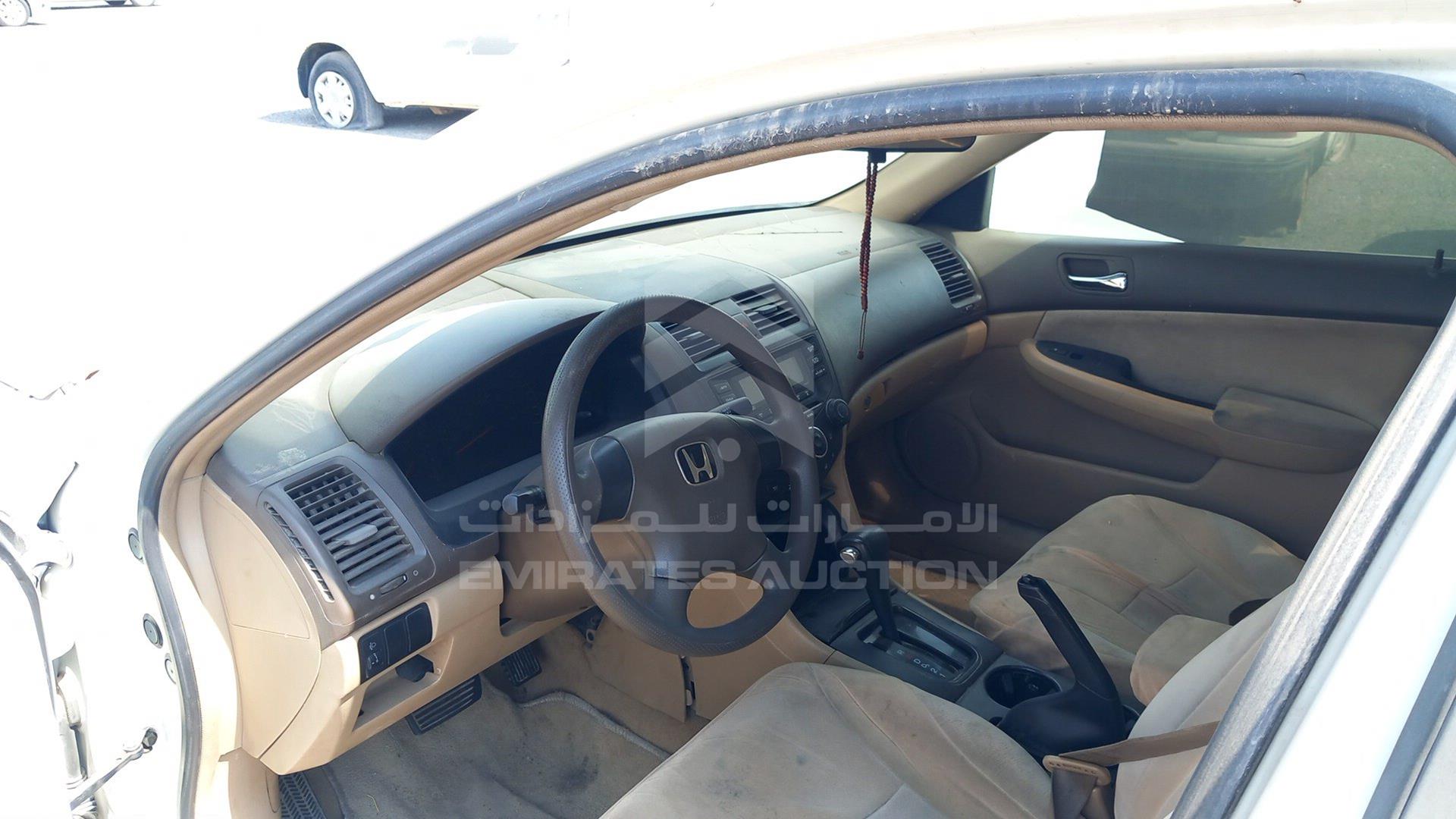 2005 HONDA ACCORD VIN: JHMCM56565C400442