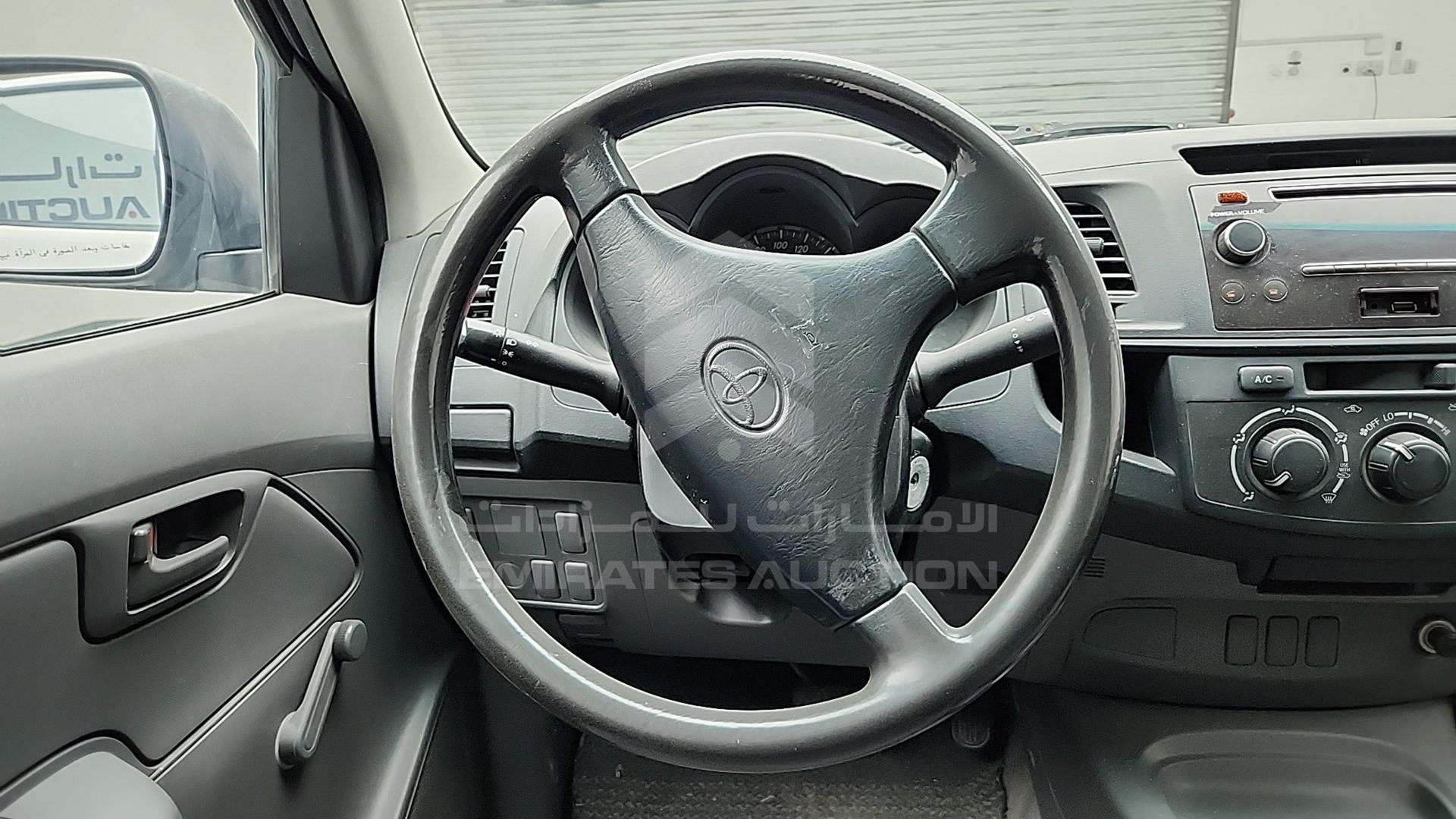 2014 TOYOTA HILUX VIN: MR0EX12G4E2349869