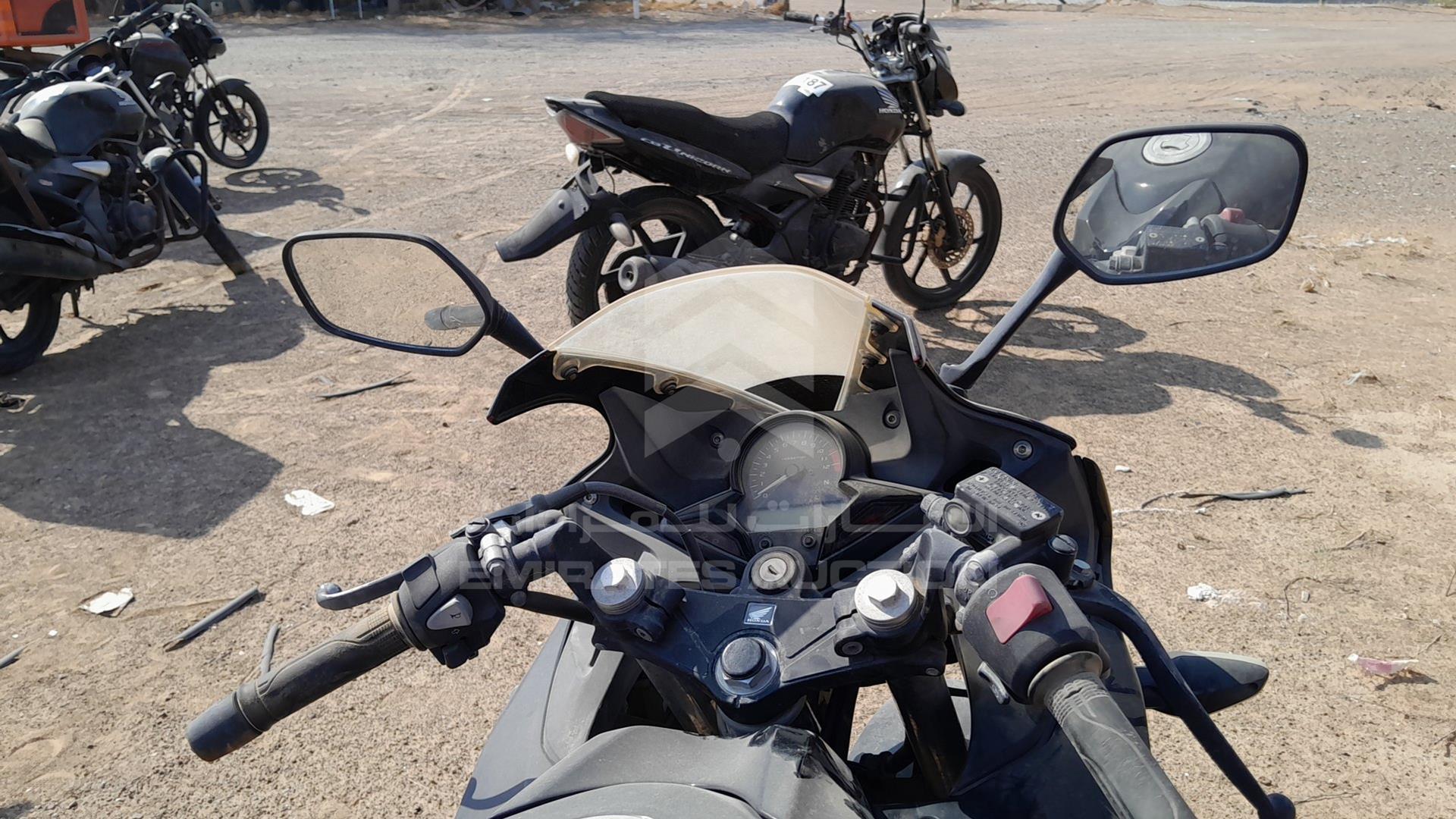 2015 HONDA CB300R VIN: MLHNC51A0F5100108