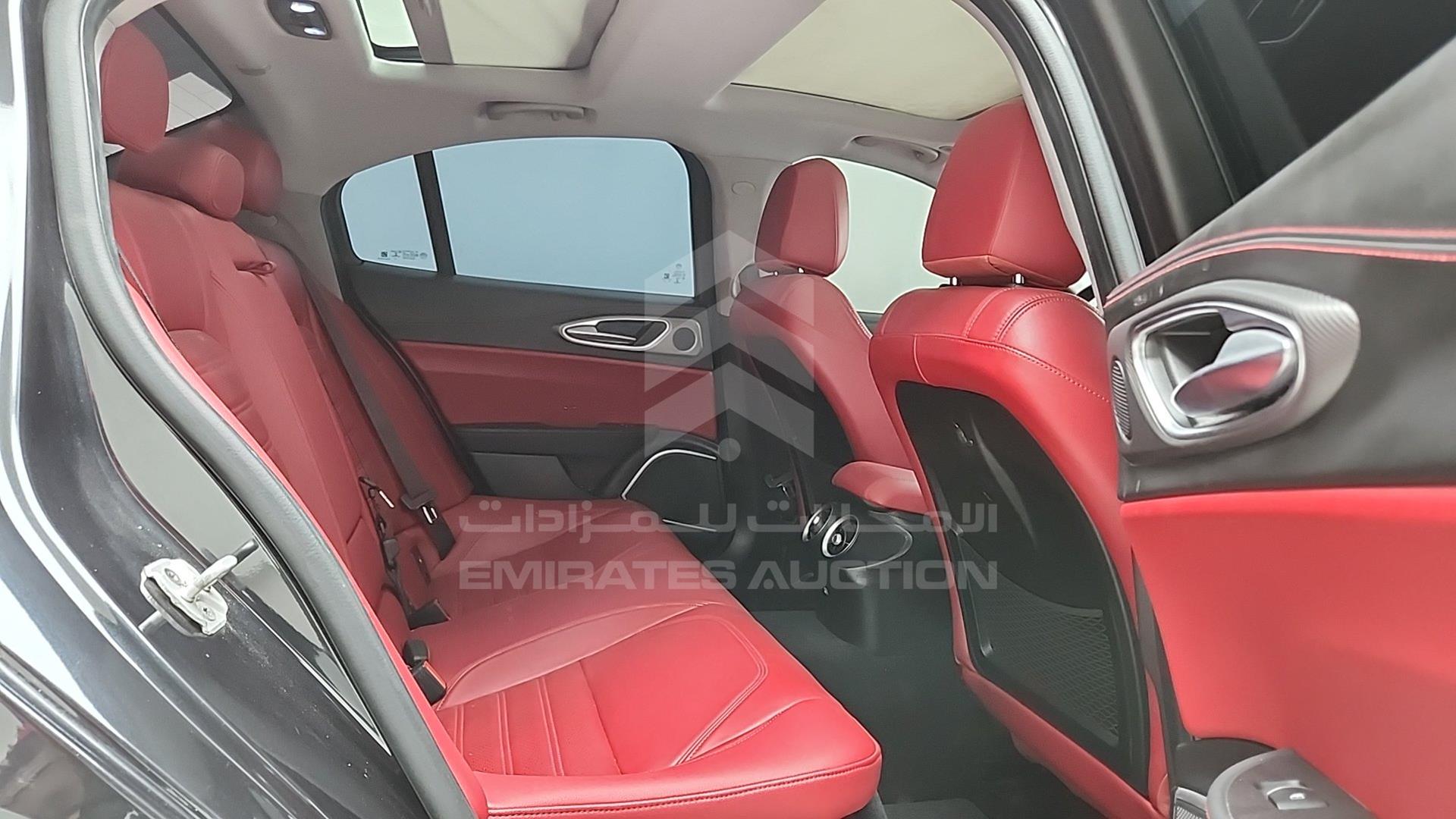 2019 ALFA ROMEO GIULIA VIN: ZAREAFDN7K7612658