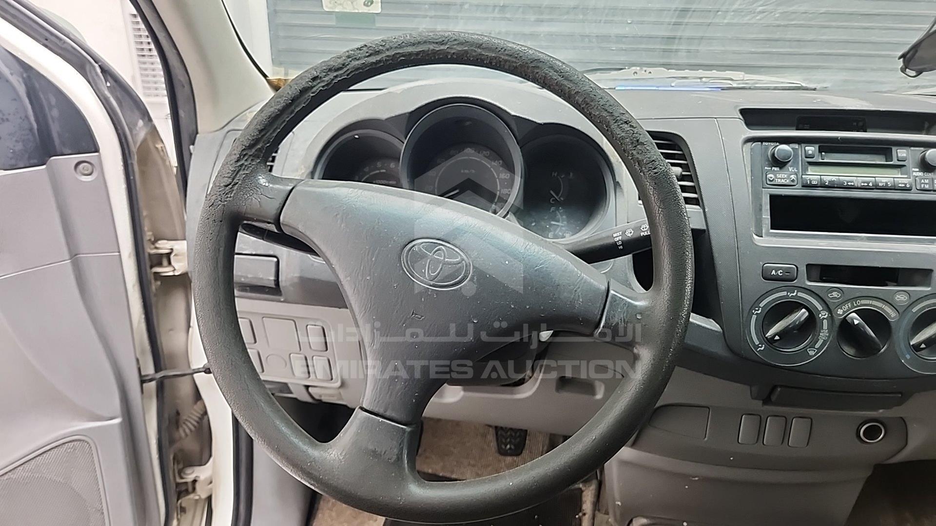 2007 TOYOTA HILUX VIN: MR0EX12G272301936