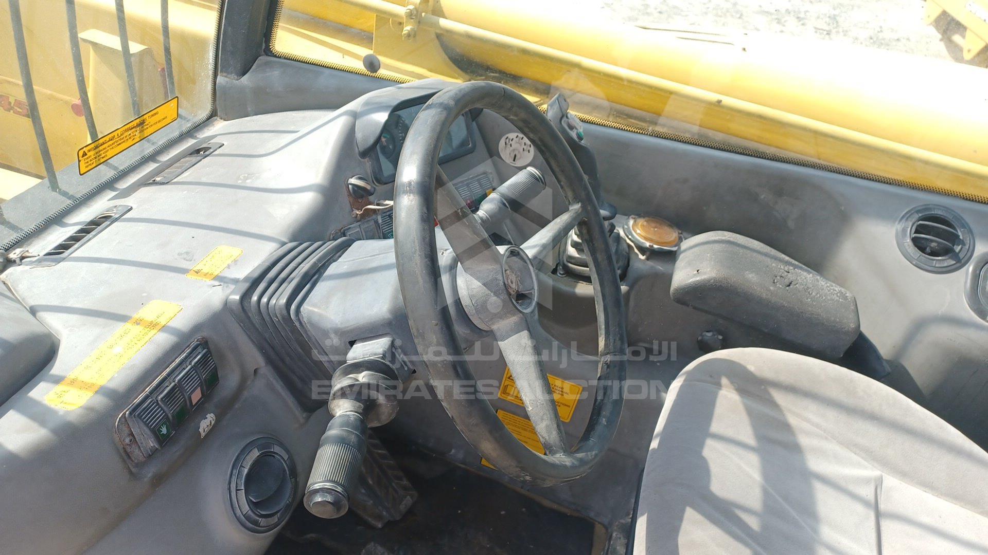 2007 NEW HOLLAND LM 1745 VIN: FNHNH17MN7HK37134