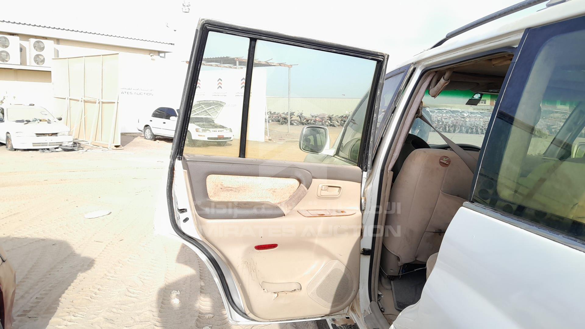 2006 TOYOTA LAND CRUISER VIN: JTEHJ09JX65132086