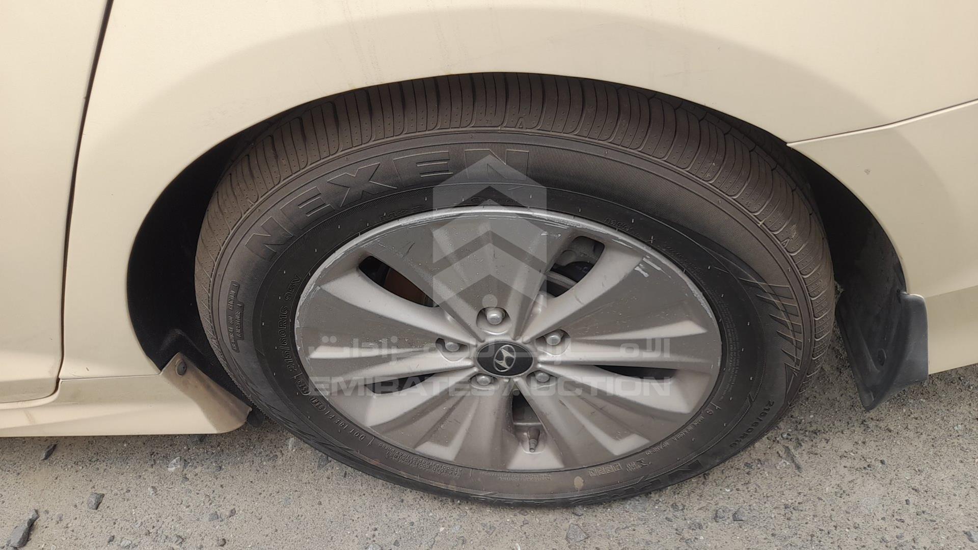 2019 HYUNDAI SONATA VIN: KMHE24136KA092983