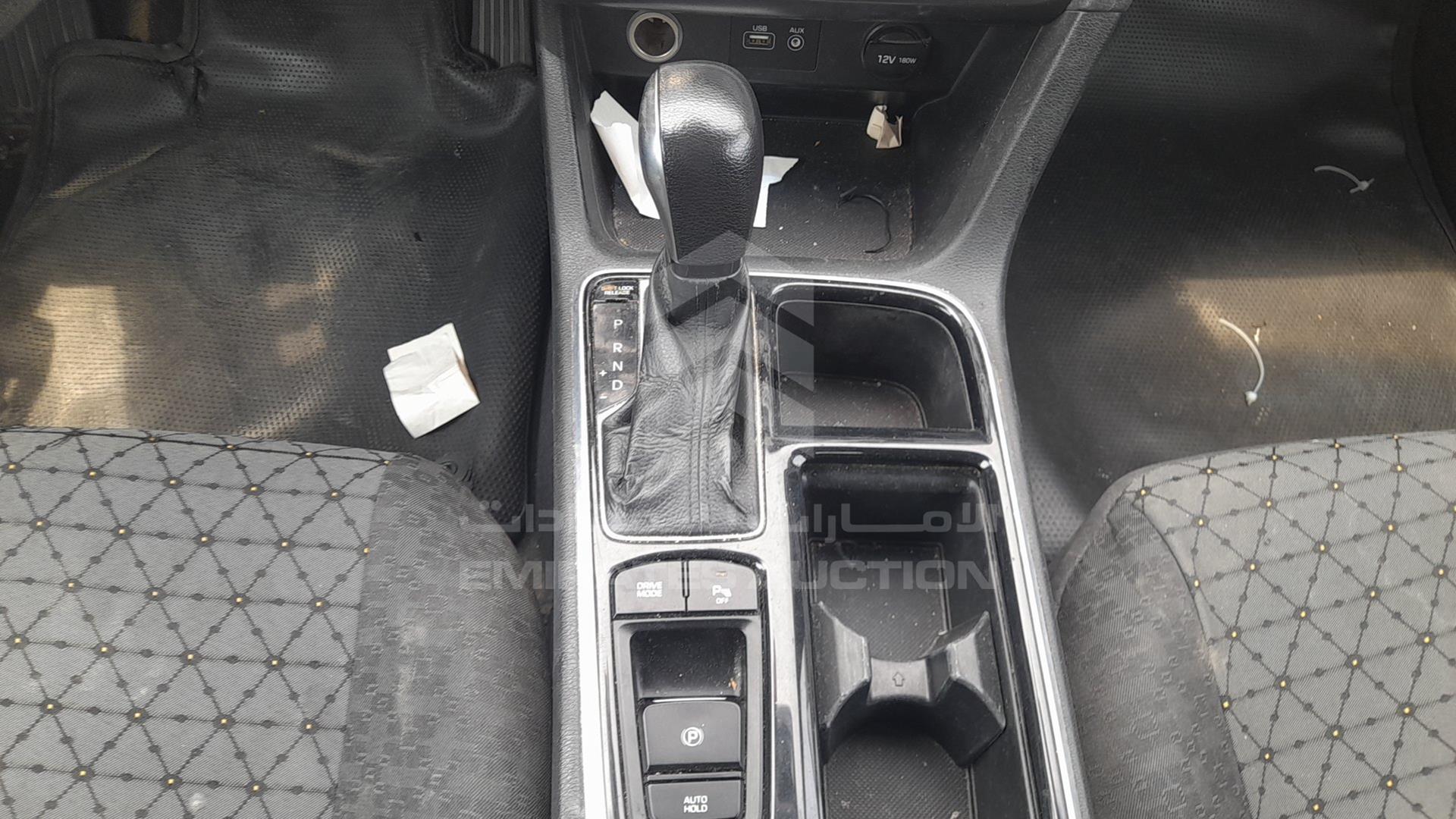 2018 HYUNDAI SONATA VIN: KMHE24131JA081968