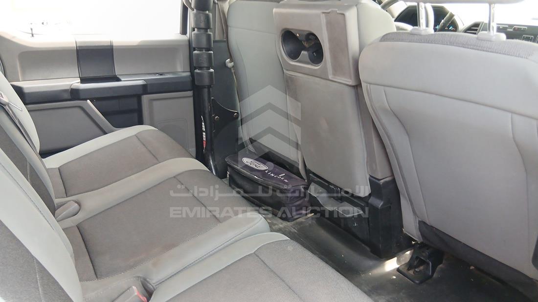 فورد اف 150 2019 — زاوية الراكب الخلفي اليمنى — صورة 23
