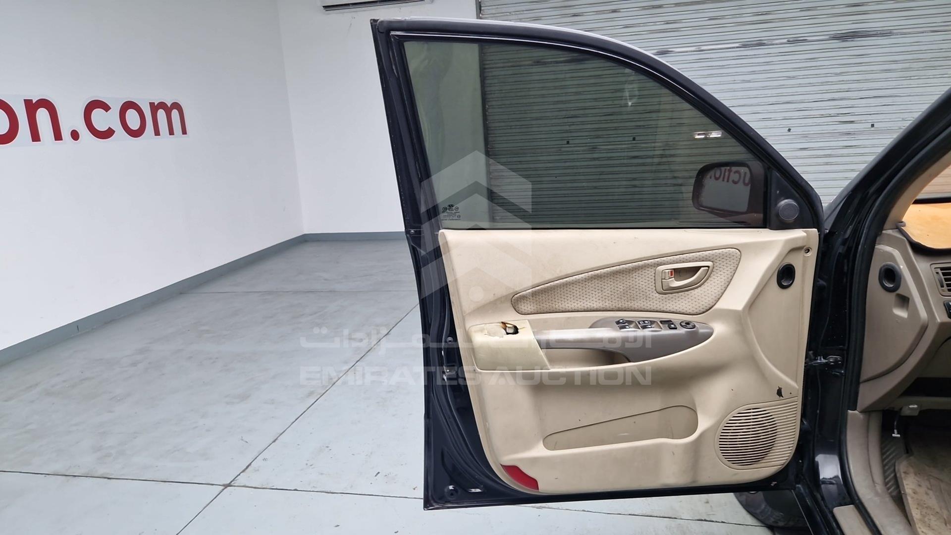 2009 HYUNDAI TUCSON VIN: KMHJM81B89U969425
