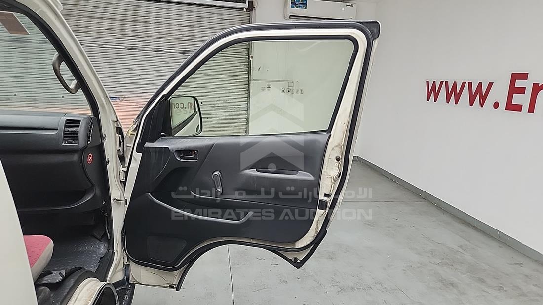 2015 Toyota Hiace — Front Right Door — Photo 24