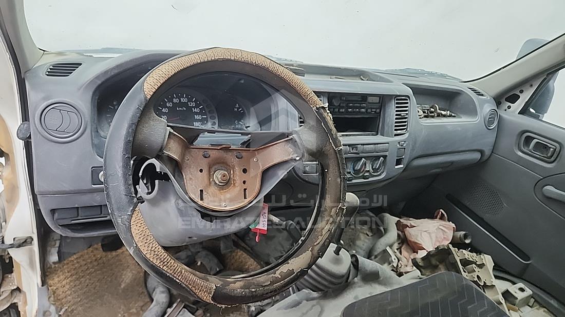 2005 Nissan Urvan — Full Dashboard View — Photo 10