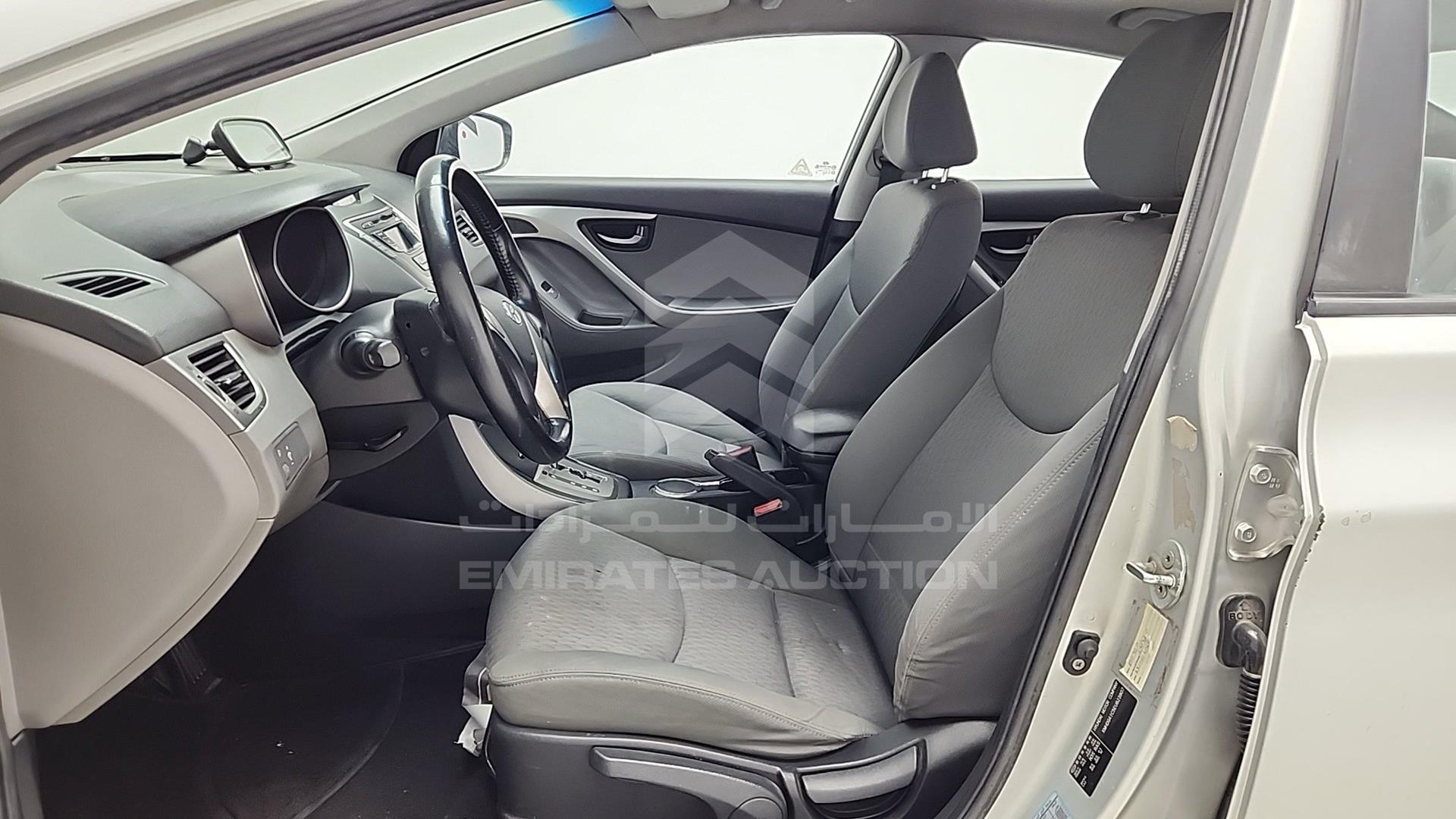 2014 HYUNDAI ELANTRA VIN: KMHDG41C5EU823807