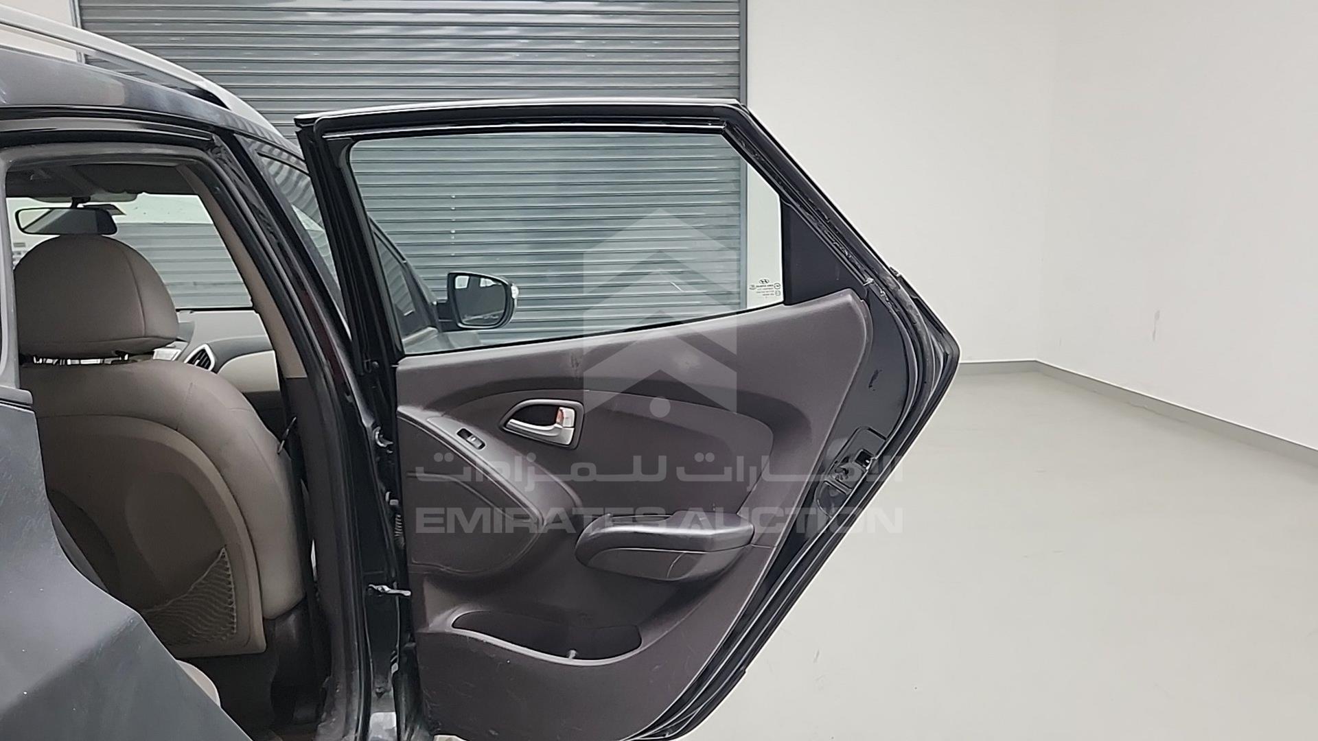 2011 HYUNDAI TUCSON VIN: KMHJT81B9BU103998