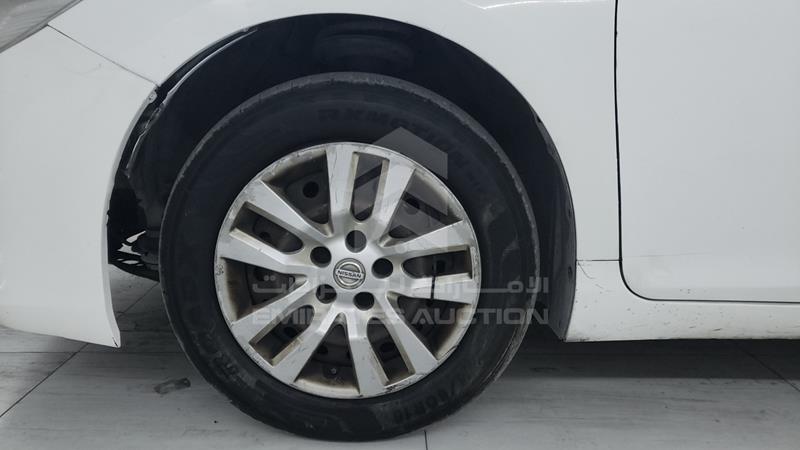 6T1BF9FK6HX692658 Auction: EmiratesAuction Lot: 436635 6T1BF9FK6HX692658 Toyota Camry 2017 WHITE Photo 31