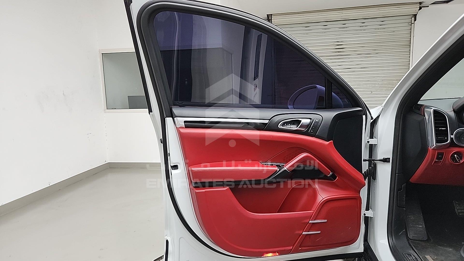 2016 PORSCHE CAYENNE VIN: WP1ZZZ92ZGLA03325