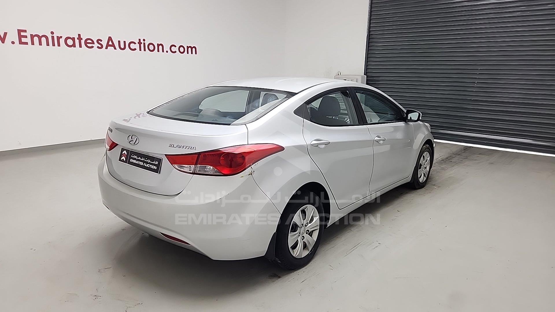 2014 HYUNDAI ELANTRA VIN: KMHDG41C5EU823807