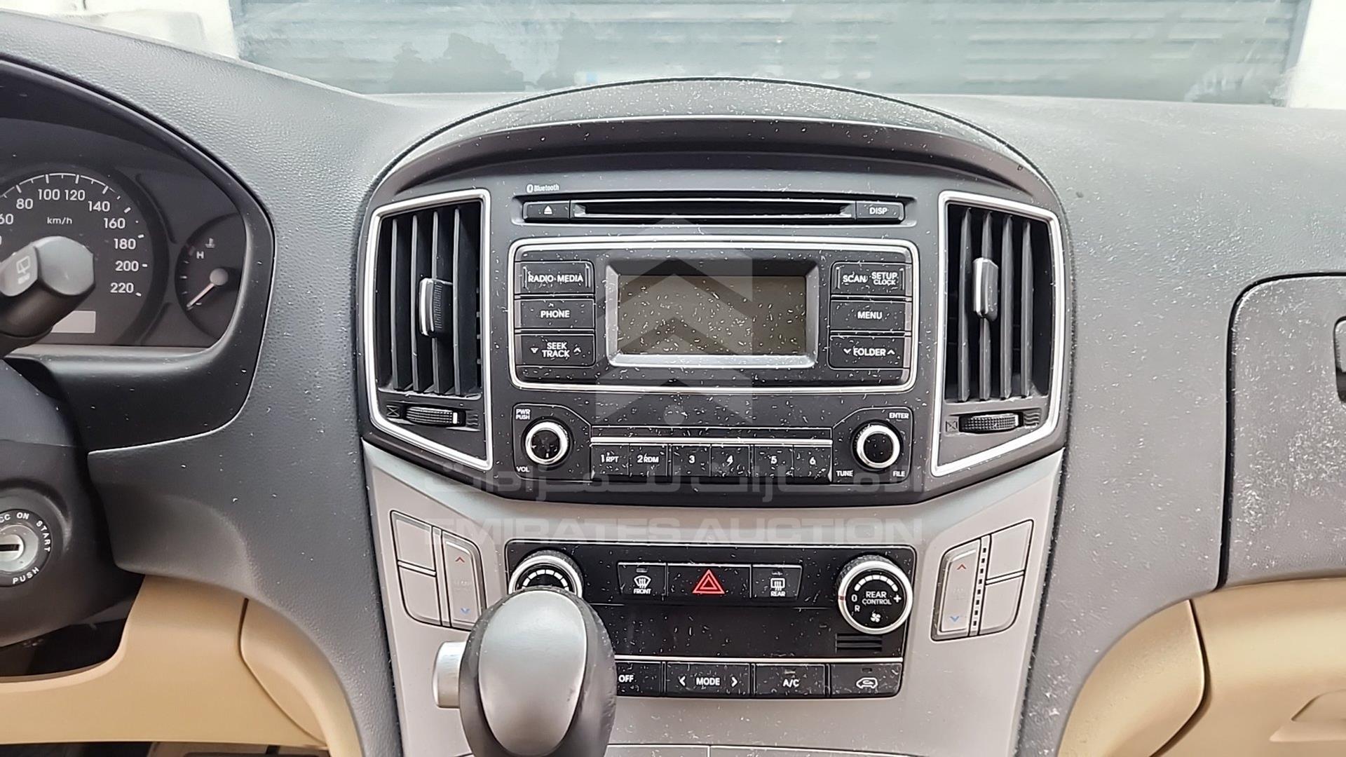 2018 HYUNDAI H1 VIN: KMJWA37R2JU946859