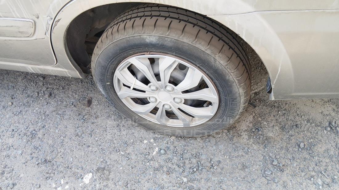 نيسان صني 2008 — الإطار الخلفي الأيسر — صورة 33