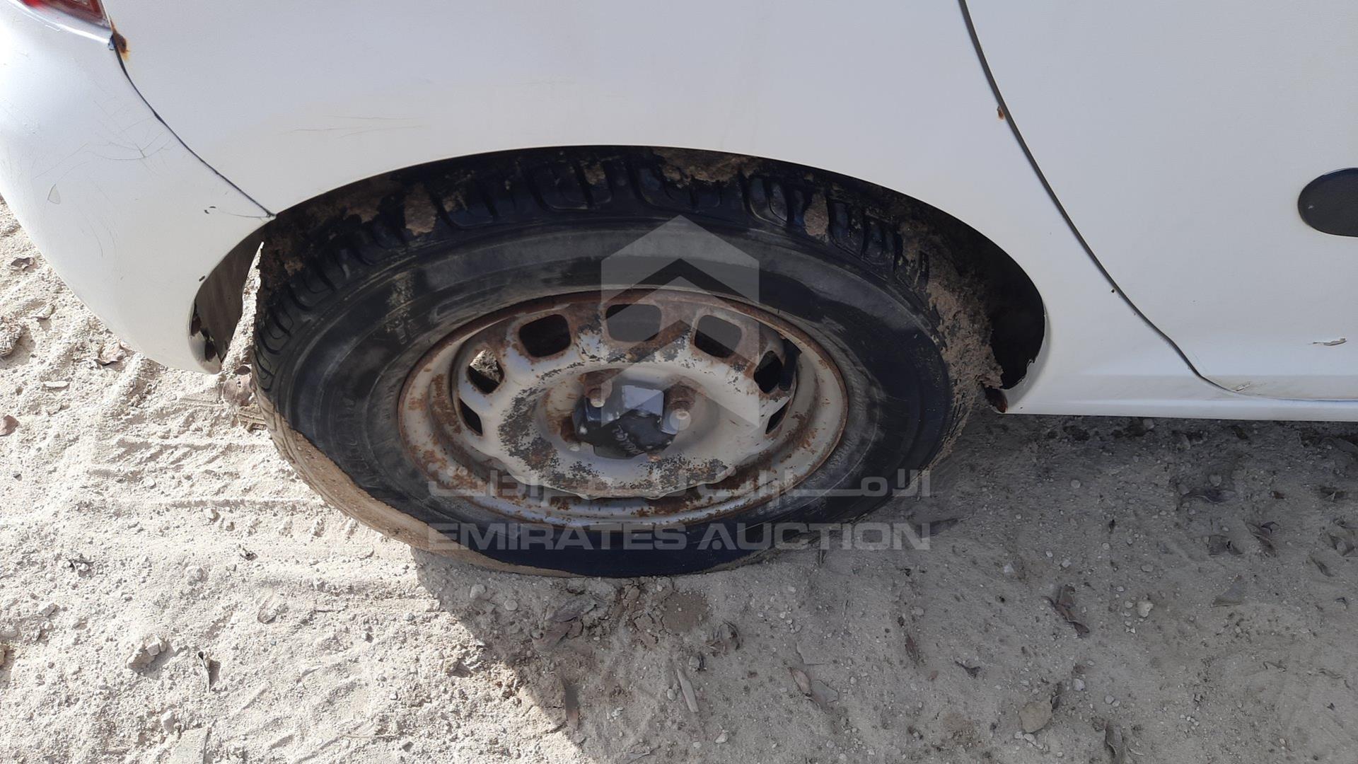 2005 KIA PICANTO VIN: KNABA24375T137381