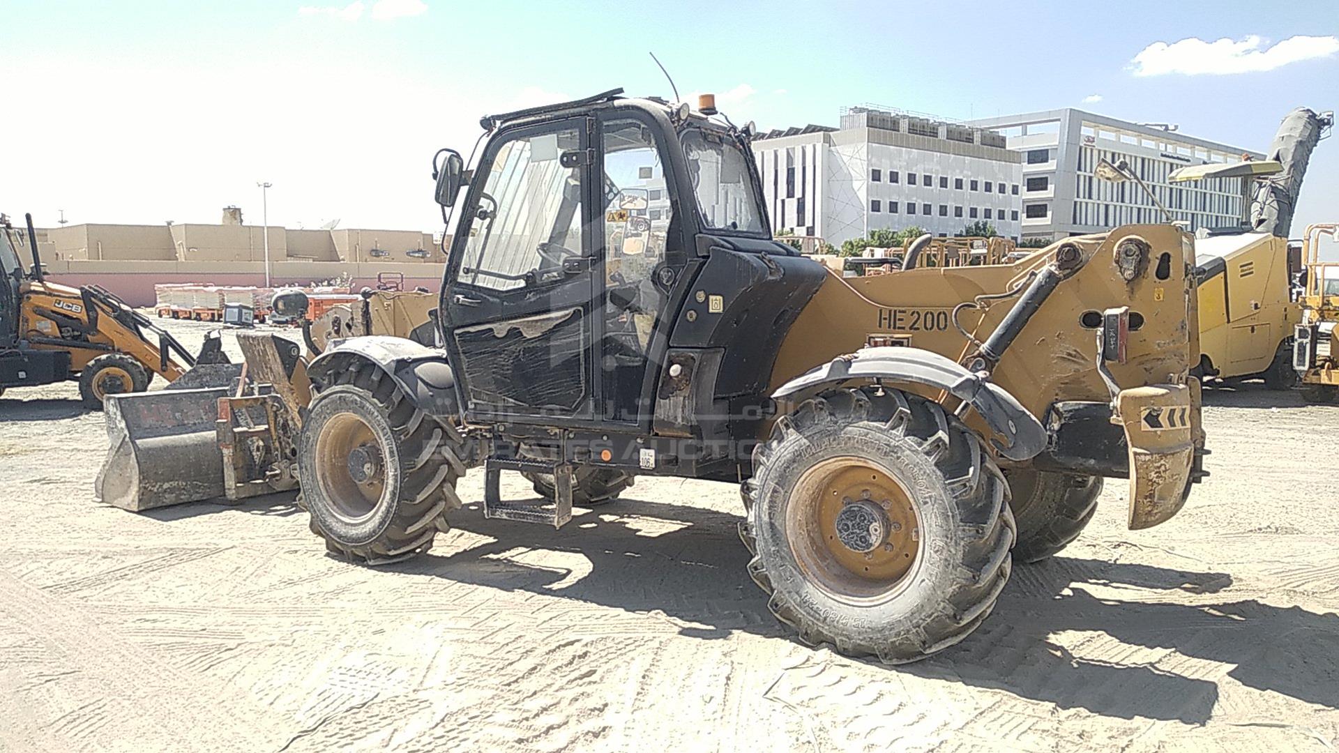 2014 CATERPILLAR TH414 VIN: YC5000000TBZ00900