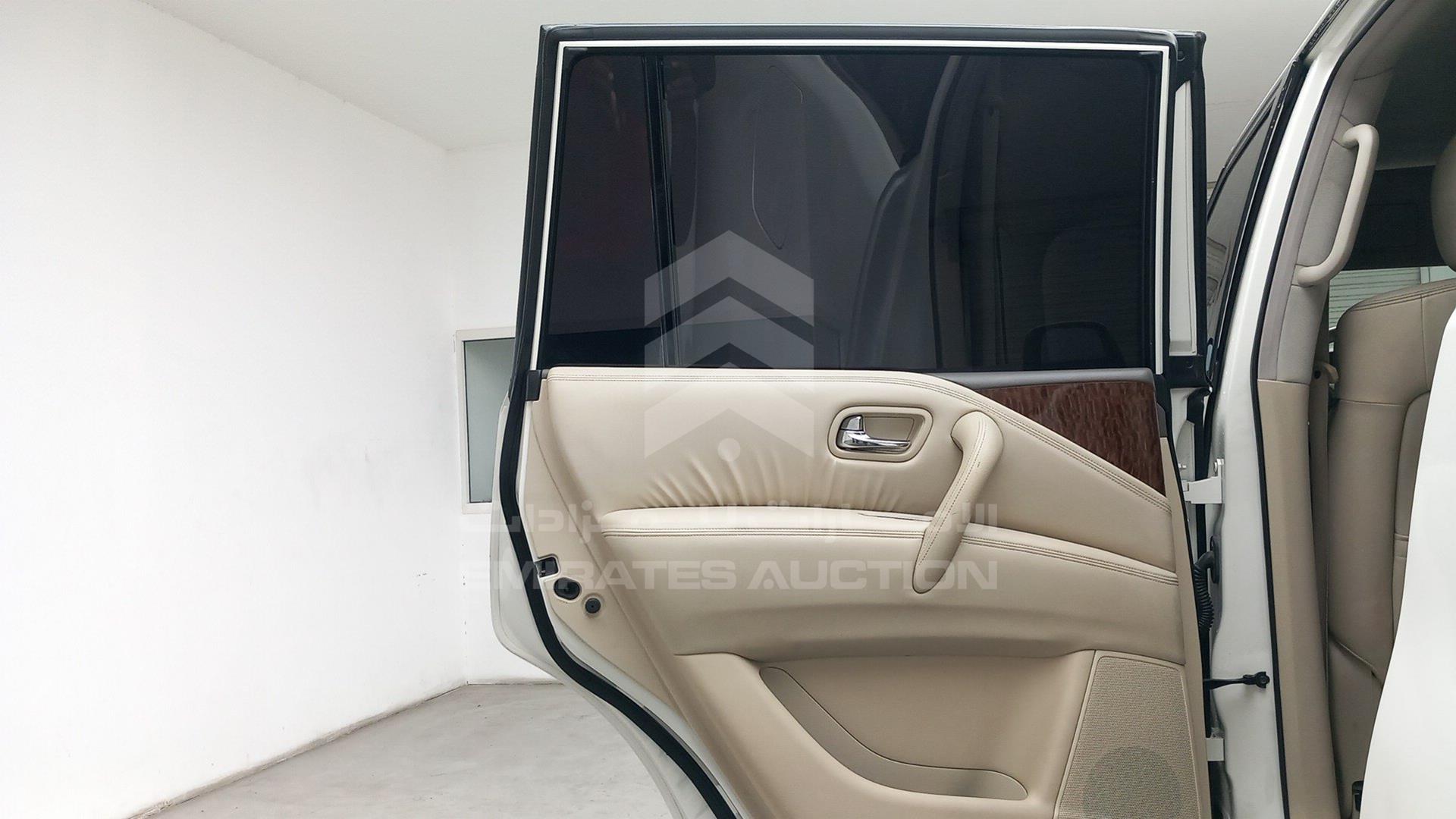 2011 NISSAN PATROL VIN: JN8AY25Y5B9008198