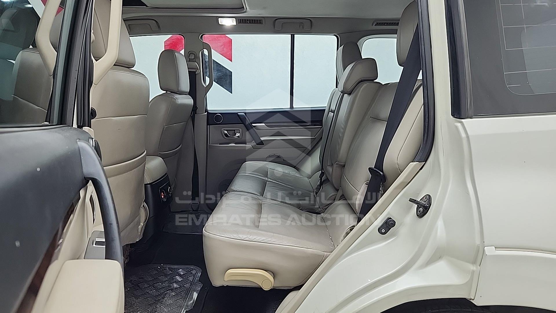 2010 MITSUBISHI PAJERO VIN: JMYLRV95WAJ716207