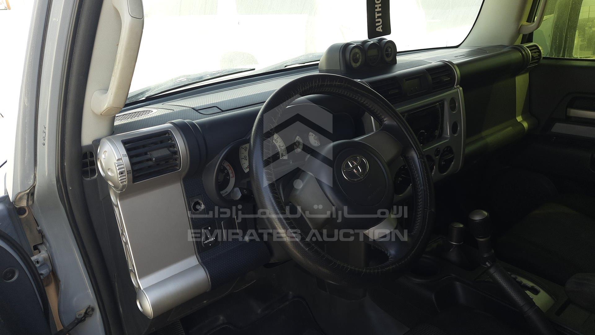 2014 TOYOTA FJ CRUISER VIN: JTEBU11F1EK198021
