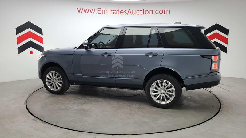 SALGA2BV6JA380966 Auction: EmiratesAuction Lot: 405807 SALGA2BV6JA380966 Range Rover Vogue SE 2018 BLUE Photo 48