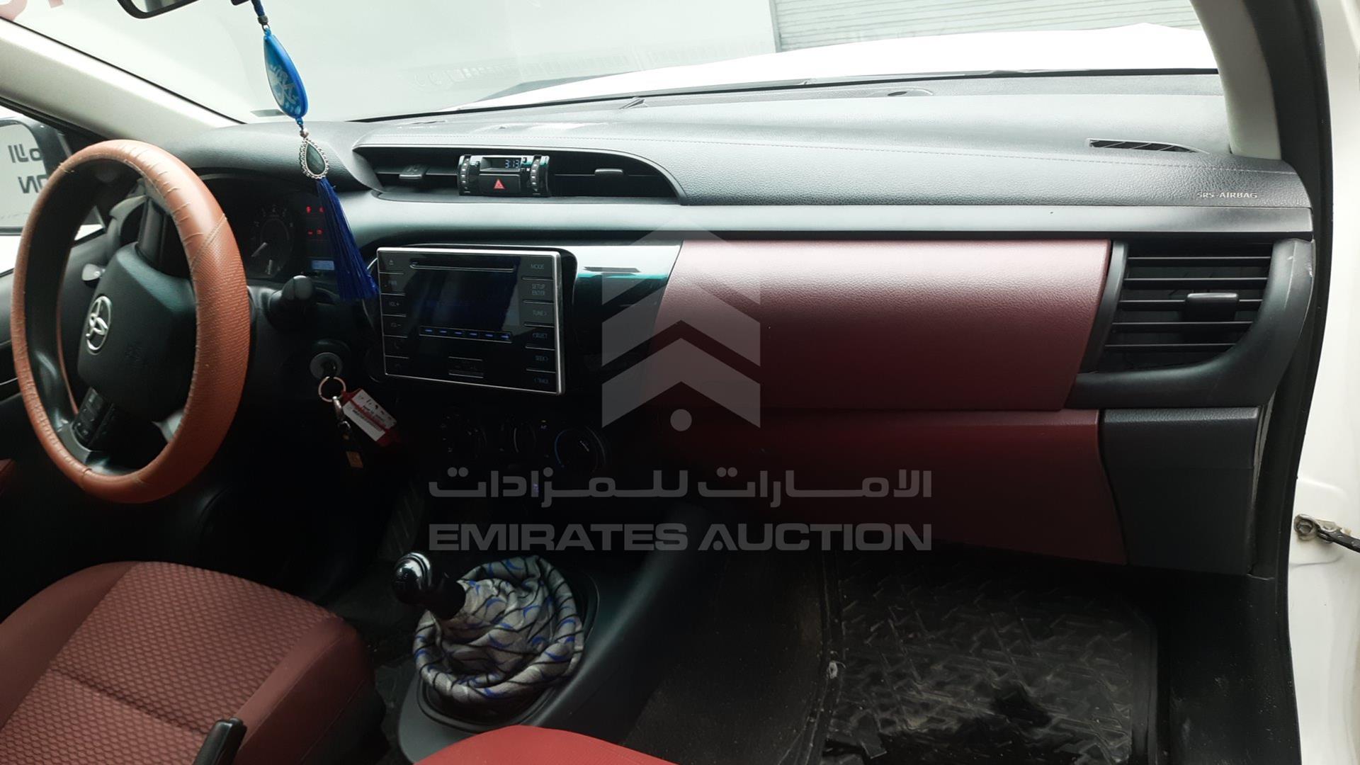 2017 TOYOTA HILUX VIN: MR0CX8CD3H0542227
