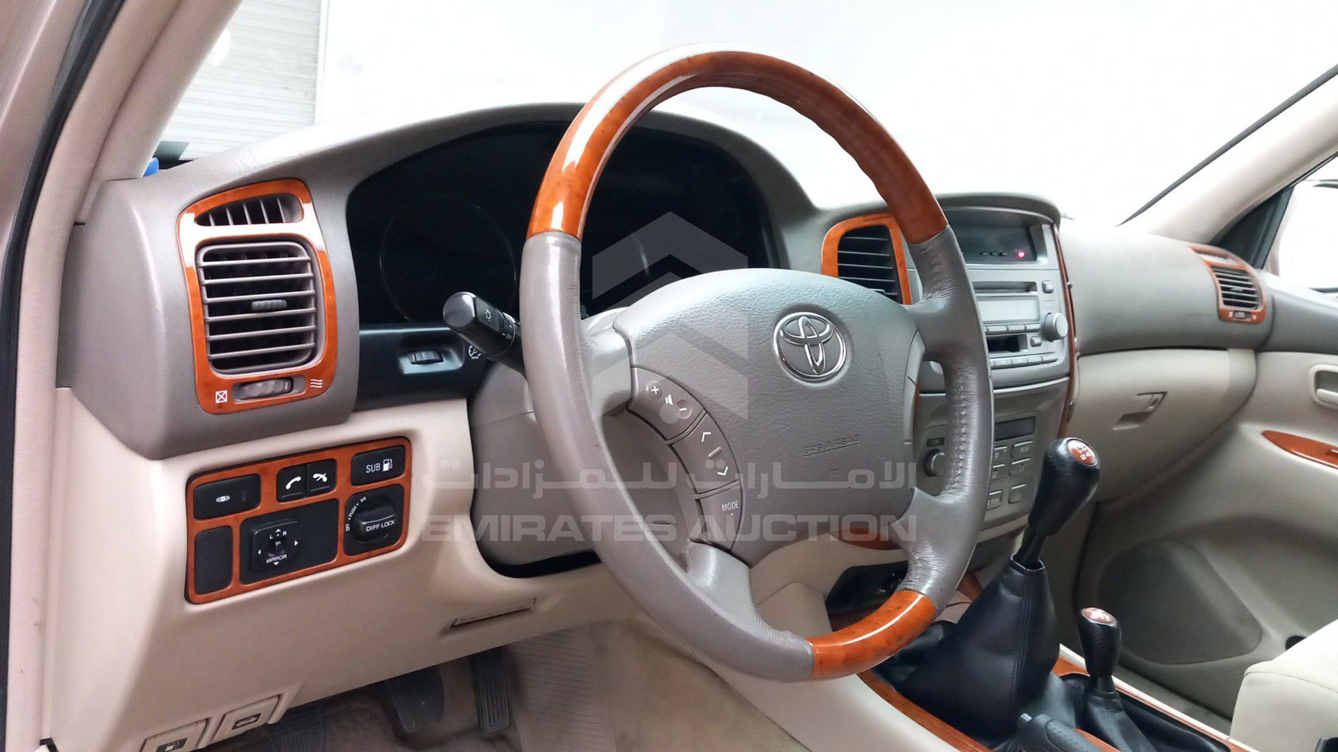 2006 TOYOTA LAND CRUISER VIN: JTEHT05J762085164
