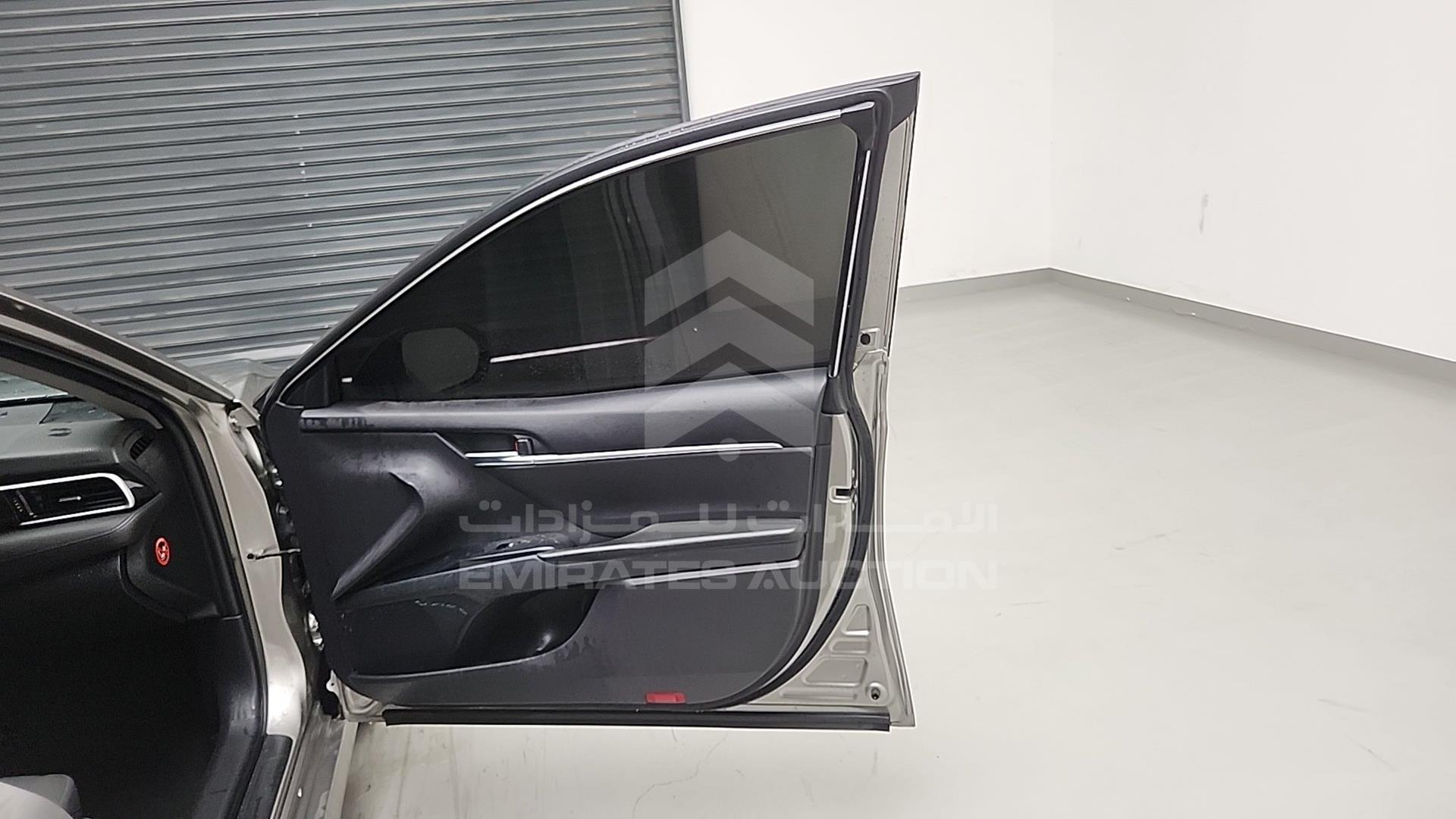 2018 TOYOTA CAMRY VIN: JTNBF9HK2J3009487