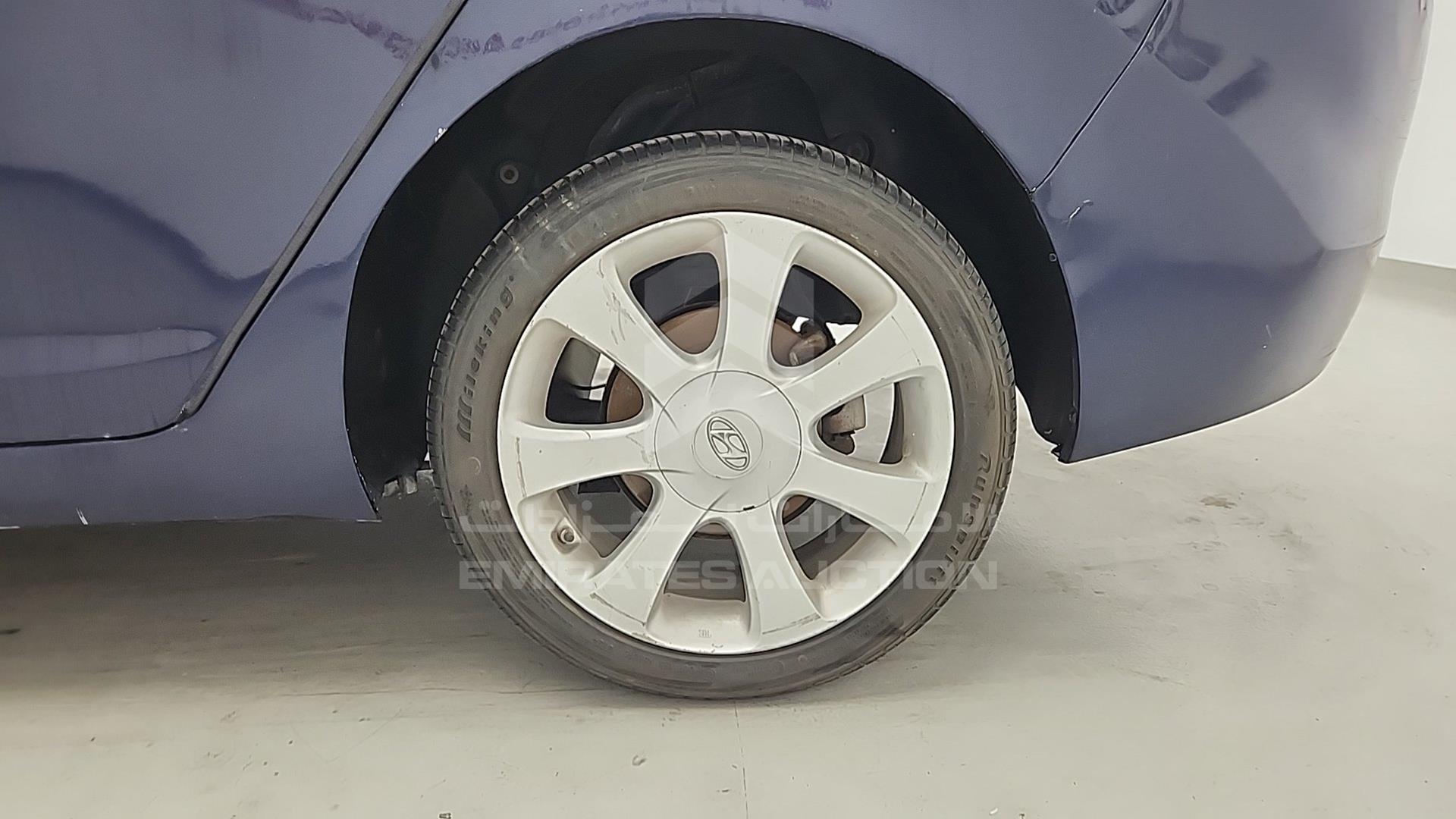 2013 HYUNDAI ELANTRA VIN: 5NPDH4AE2DH290875