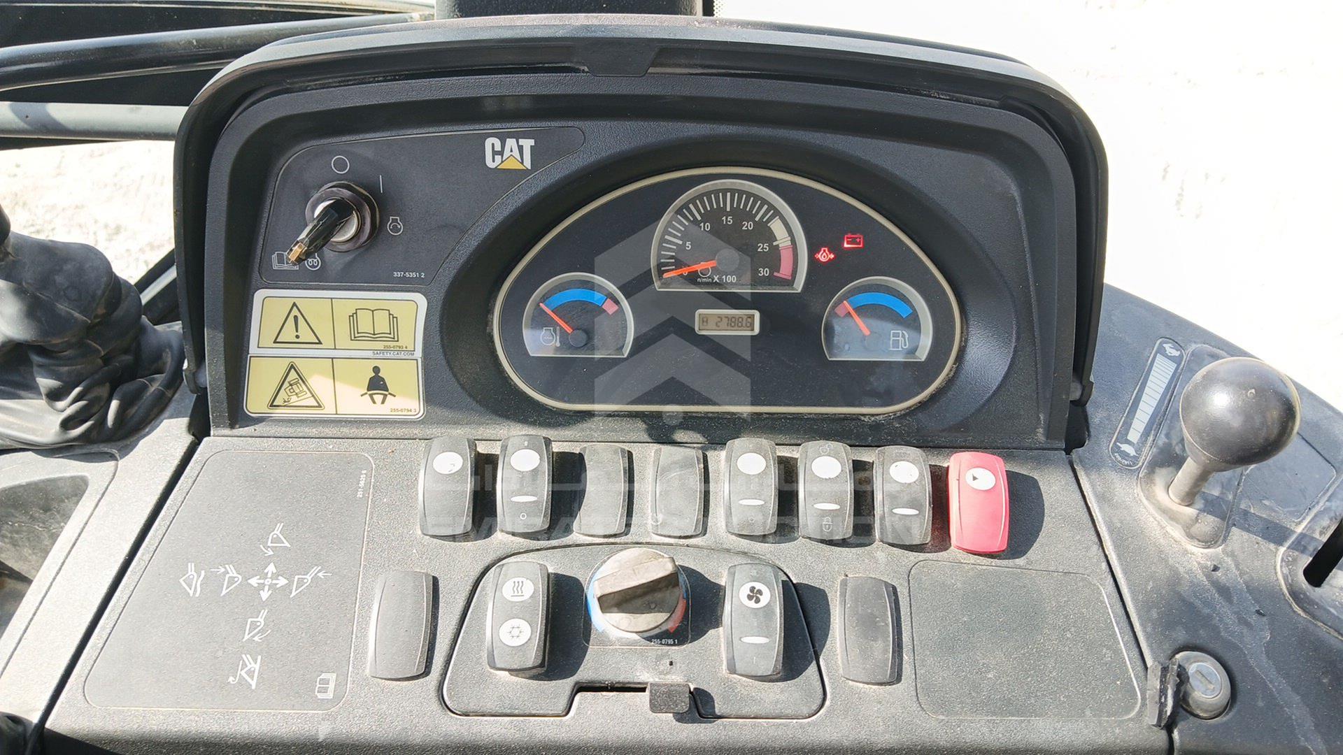 2013 CATERPILLAR --- VIN: CAT0434FJLDH00154