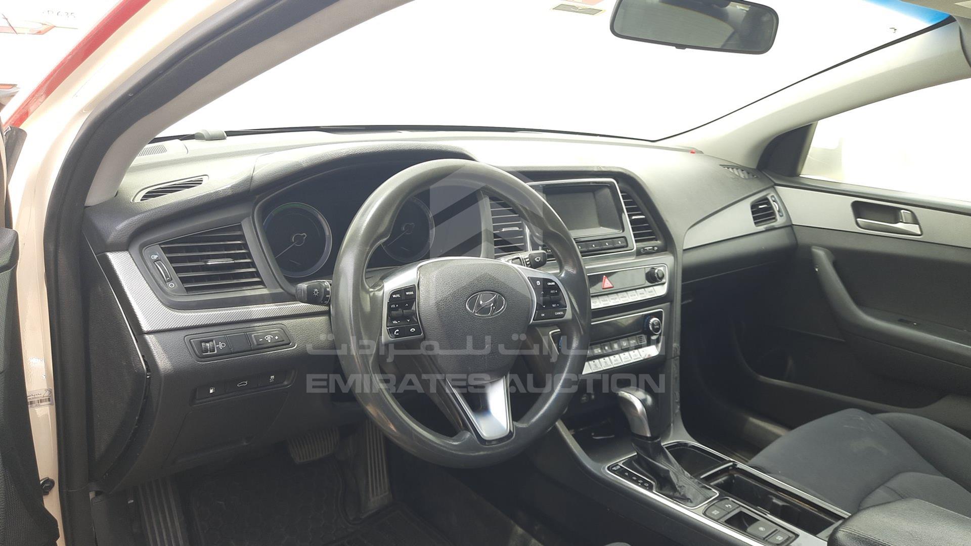2019 HYUNDAI SONATA VIN: KMHE24138KA092953