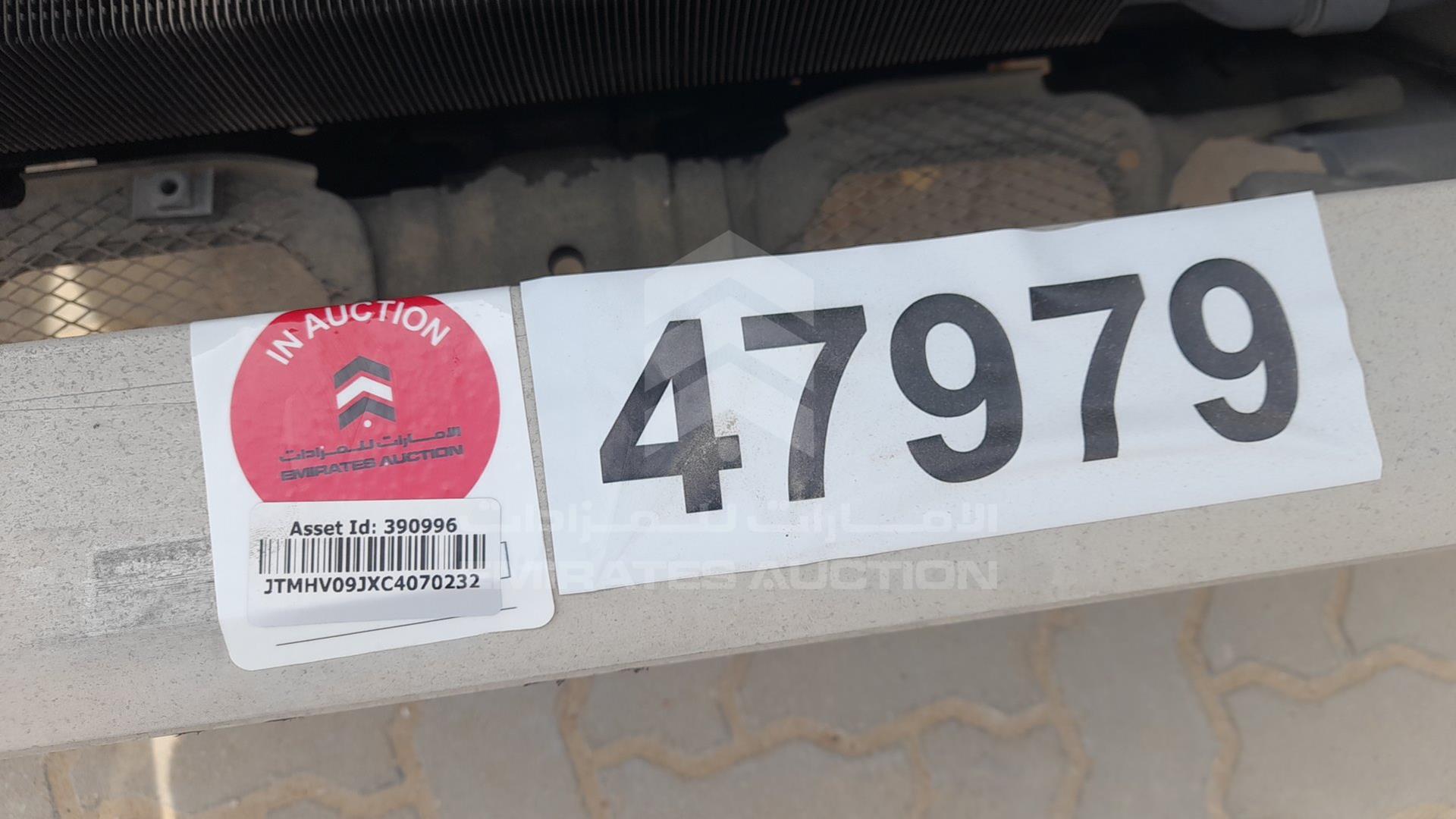 0 TOYOTA --- VIN: JTMHV09JXC4070232