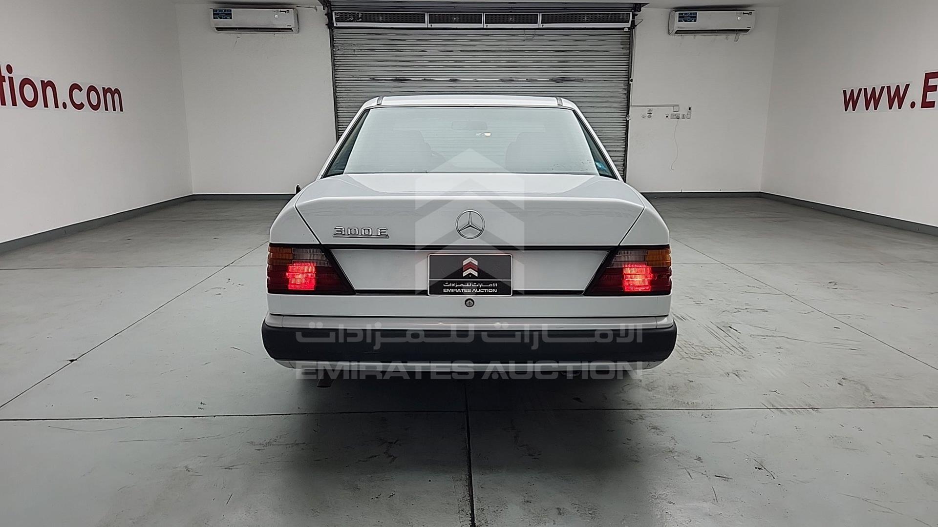 1986 MERCEDES 230 VIN: WDB1240231A286248