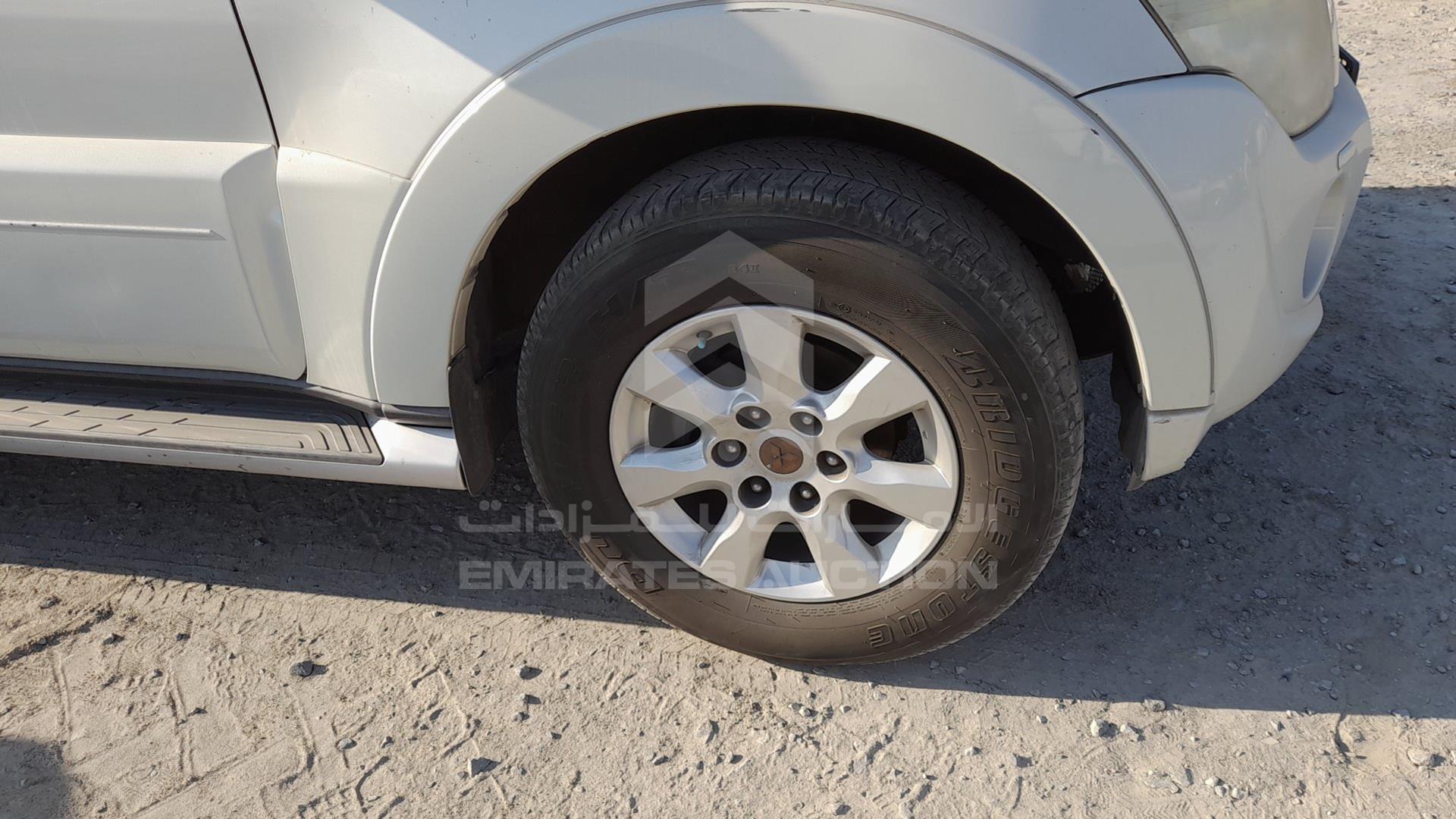2013 MITSUBISHI PAJERO VIN: JMYLRV95WDJ702310