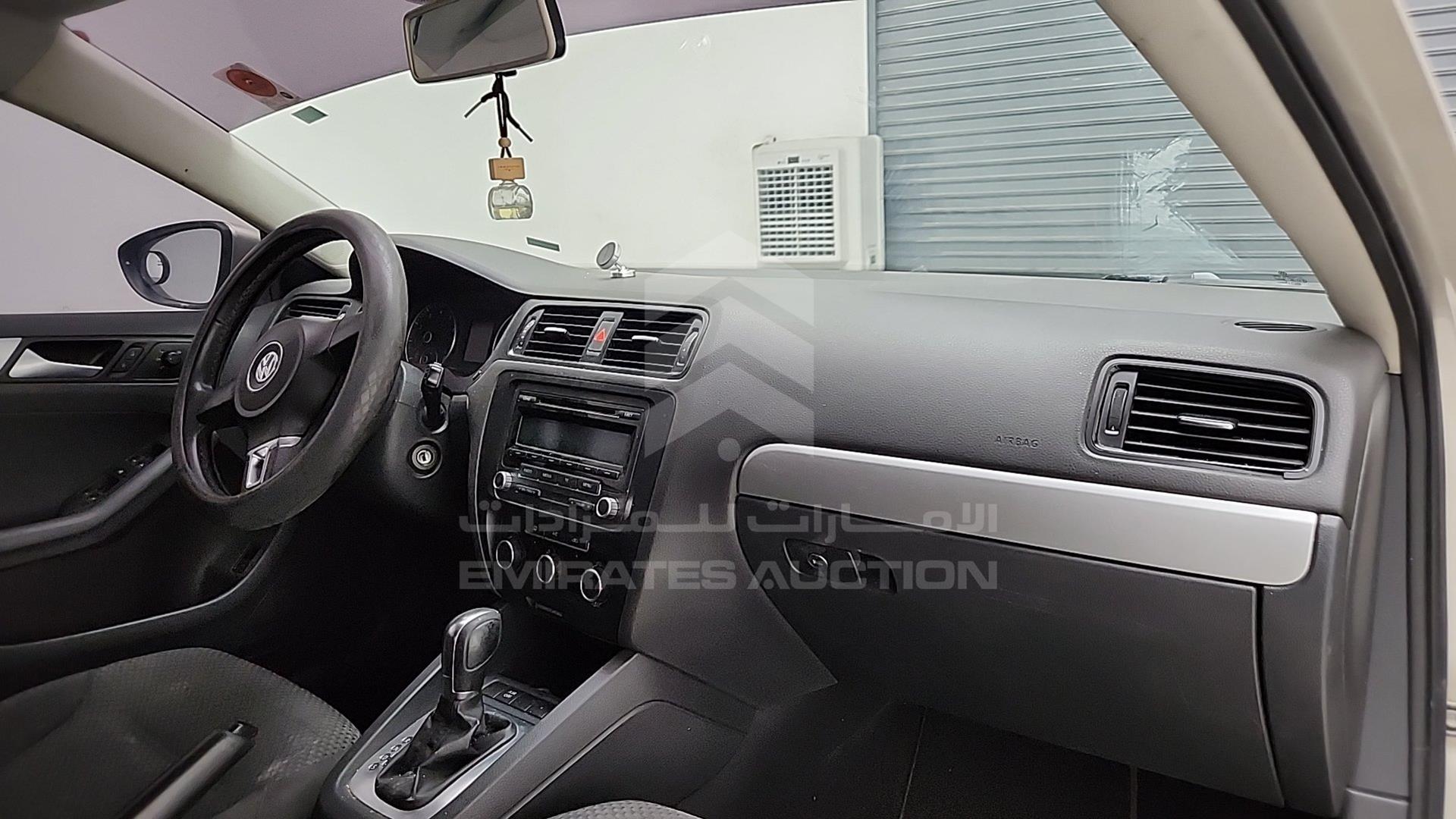 2014 VOLKSWAGEN JETTA VIN: WVWRV1AJ4EM215497
