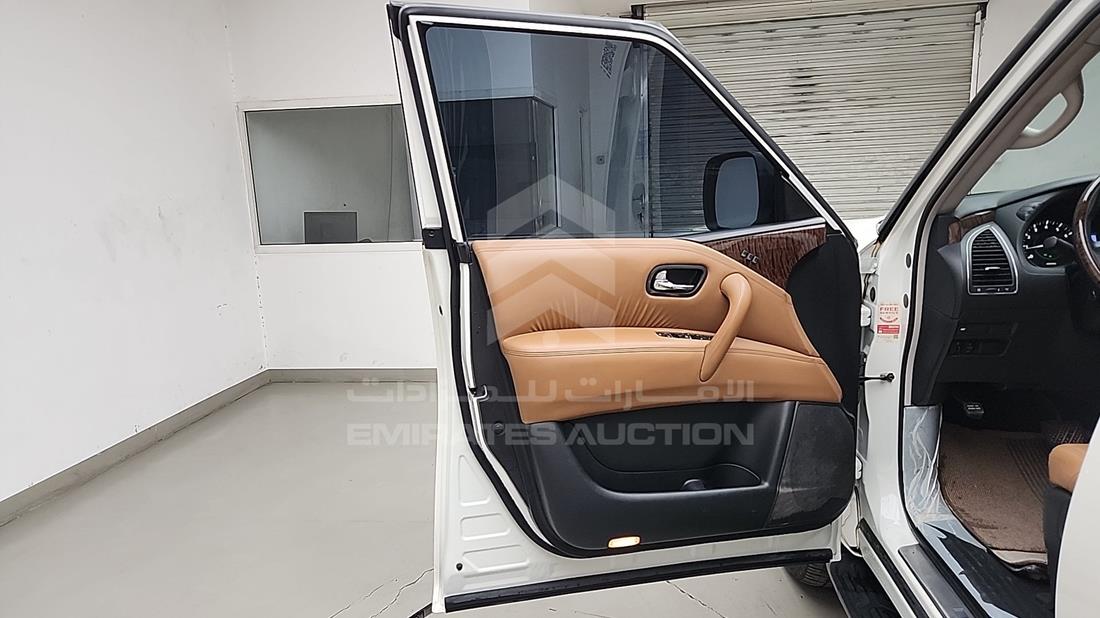 نيسان باترول 2019 — الباب الأمامي الأيسر — صورة 14