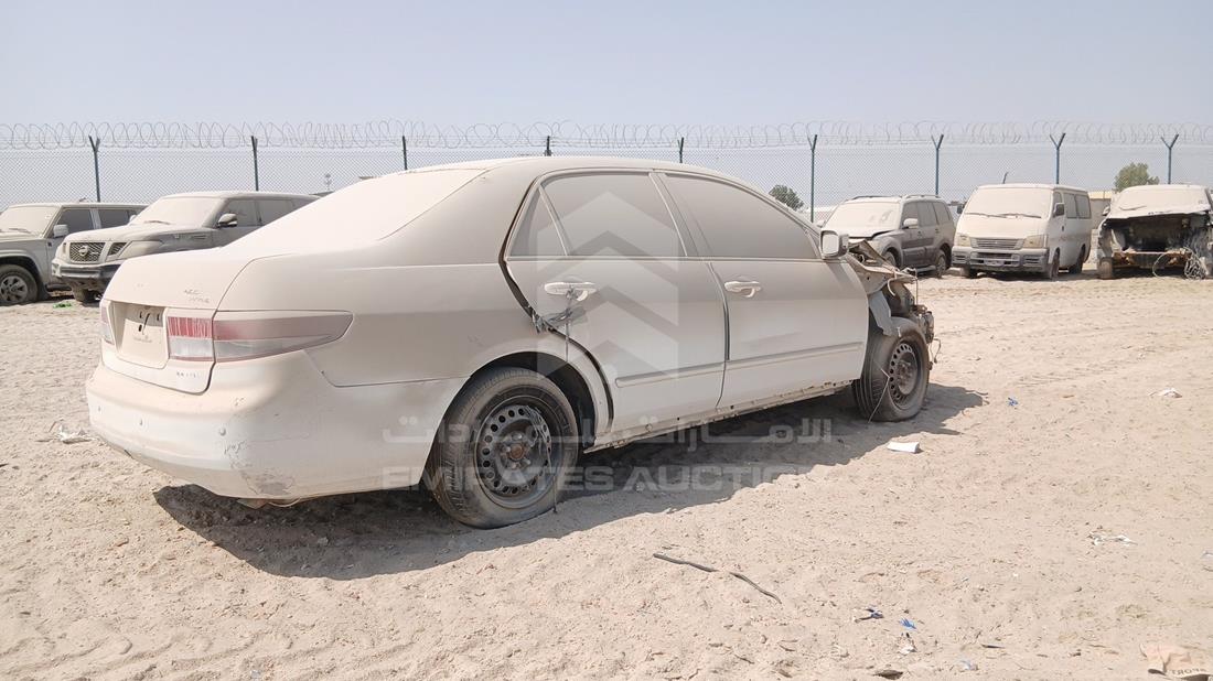 هوندا اكورد 2004 — الزاوية الخلفية اليمنى — صورة 8