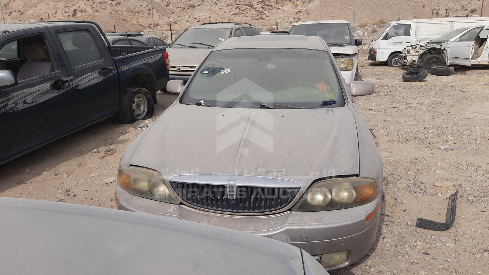 2002 LINCOLN --- VIN: 1LNHM87AX2Y678808