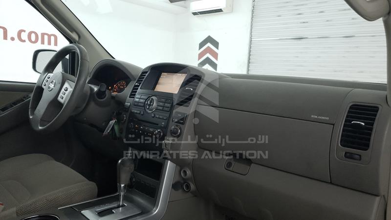 5N1AR1N8XBC629793 Auction: EmiratesAuction Lot: 405707 5N1AR1N8XBC629793 Nissan Pathfinder 2011 WHITE Photo 23