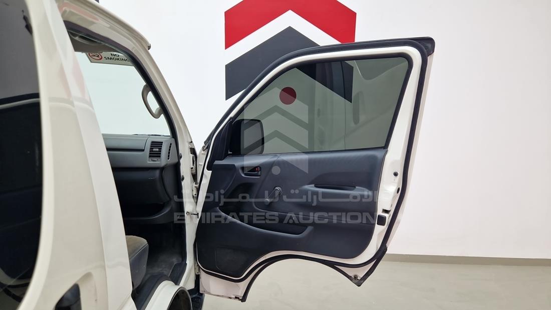 2013 Toyota Hiace — Front Right Door — Photo 26