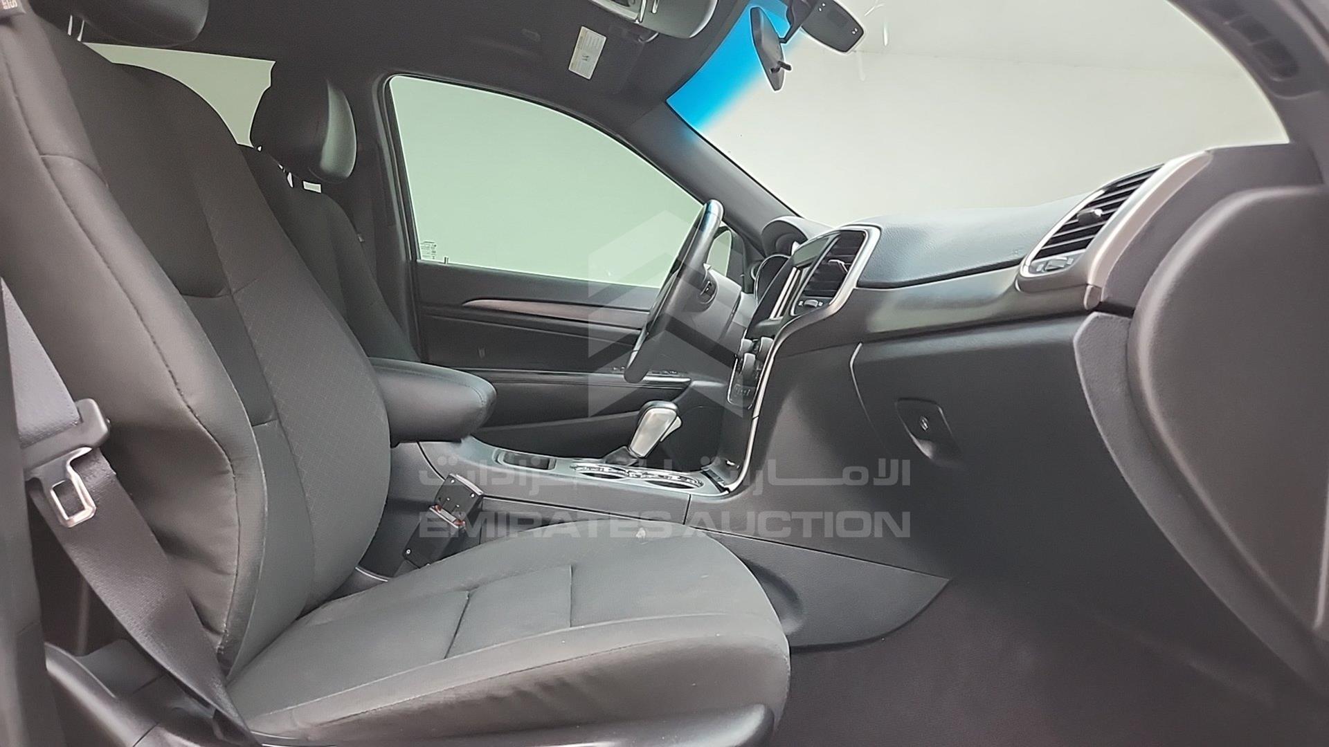 2018 JEEP GRAND CHEROKEE VIN: 1C4RJEAG9JC429523