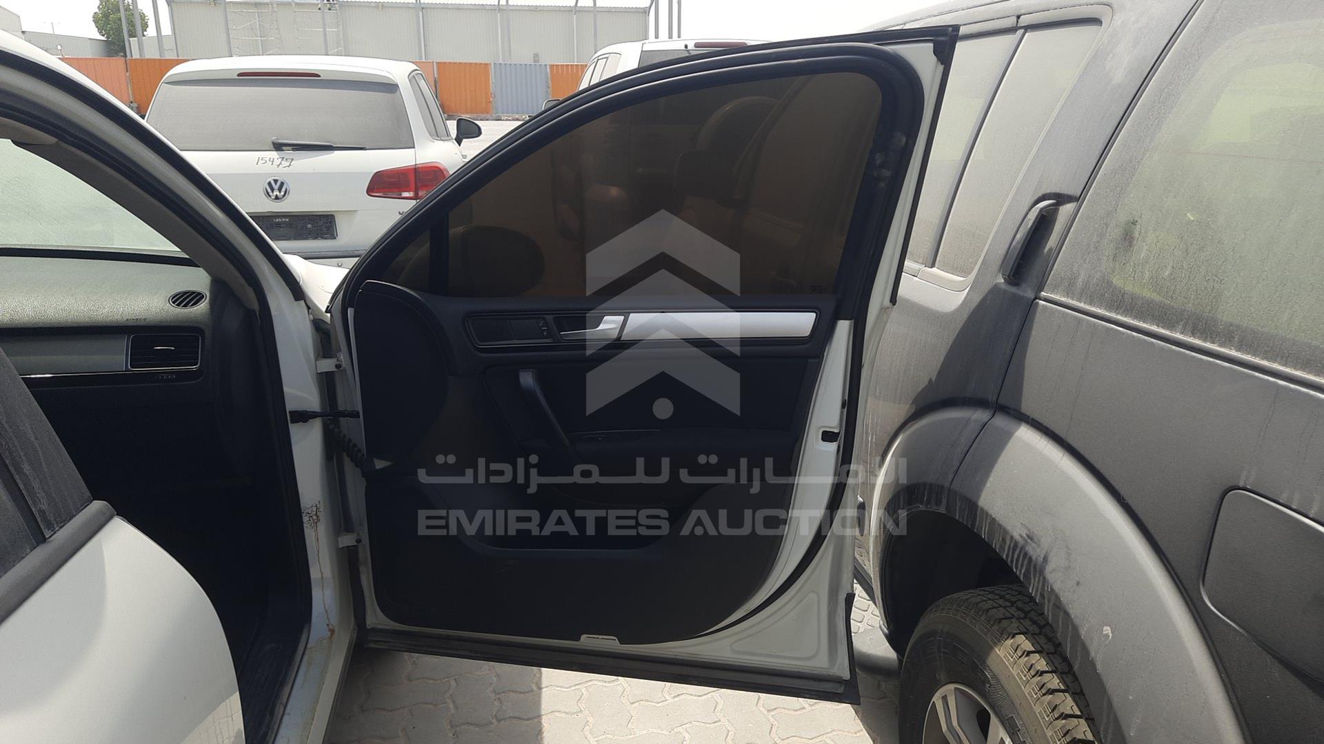 2013 VOLKSWAGEN TOUAREG VIN: WVGBC2BP7DD000268