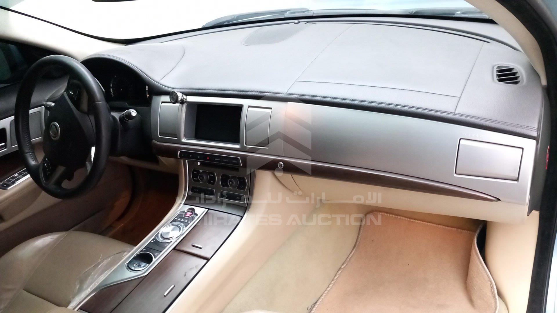 2013 JAGUAR XF VIN: SAJAA05A3D8S74353