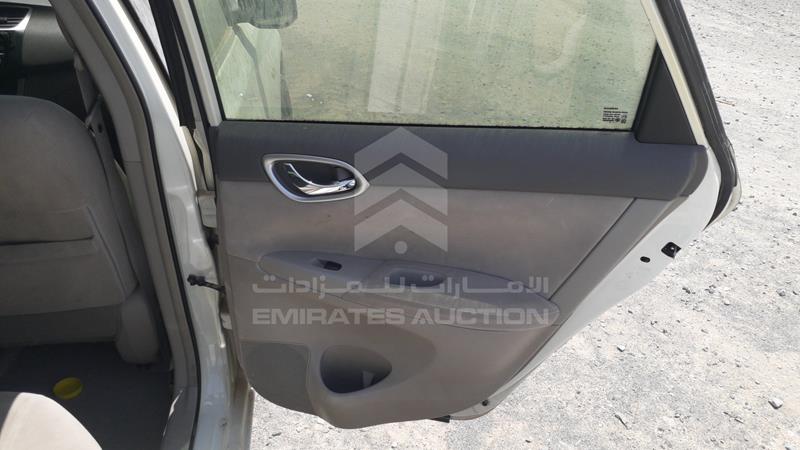 MNTBB7A93H6052104 Auction: EmiratesAuction Lot: 412008 MNTBB7A93H6052104 Nissan Sentra 2017 WHITE Photo 24