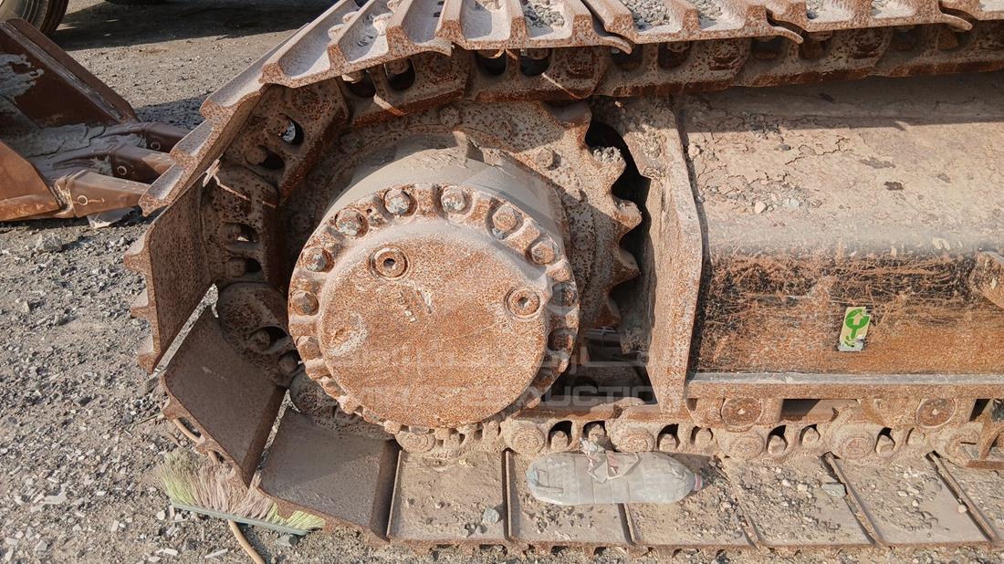 Caterpillar 330DL — Front Left Tyre — Photo 24