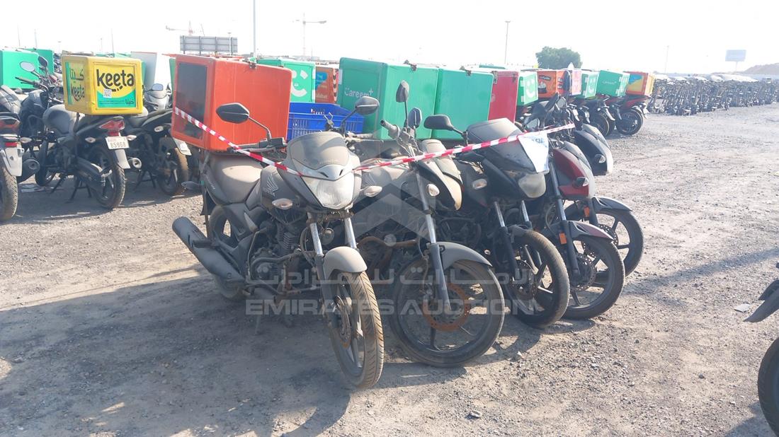 5 Motorbikes — Front Right Angle — Photo 10